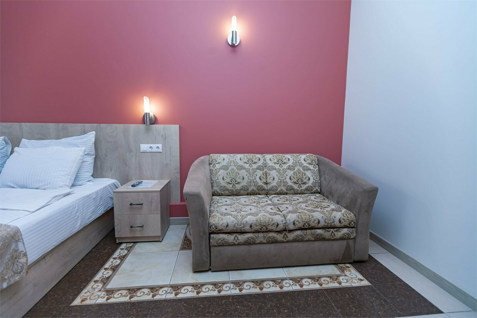 КОМФОРТ 3-местный (с диванчиком). Новый номерной фонд