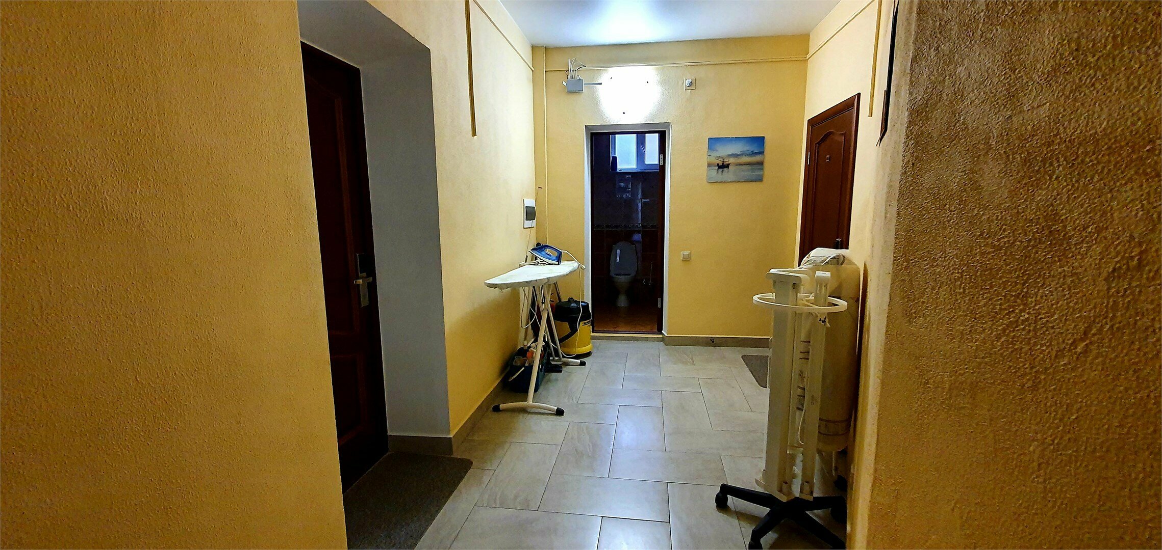 Двухместный номер с двуспальной кроватью и дополнительной кроватью № 22