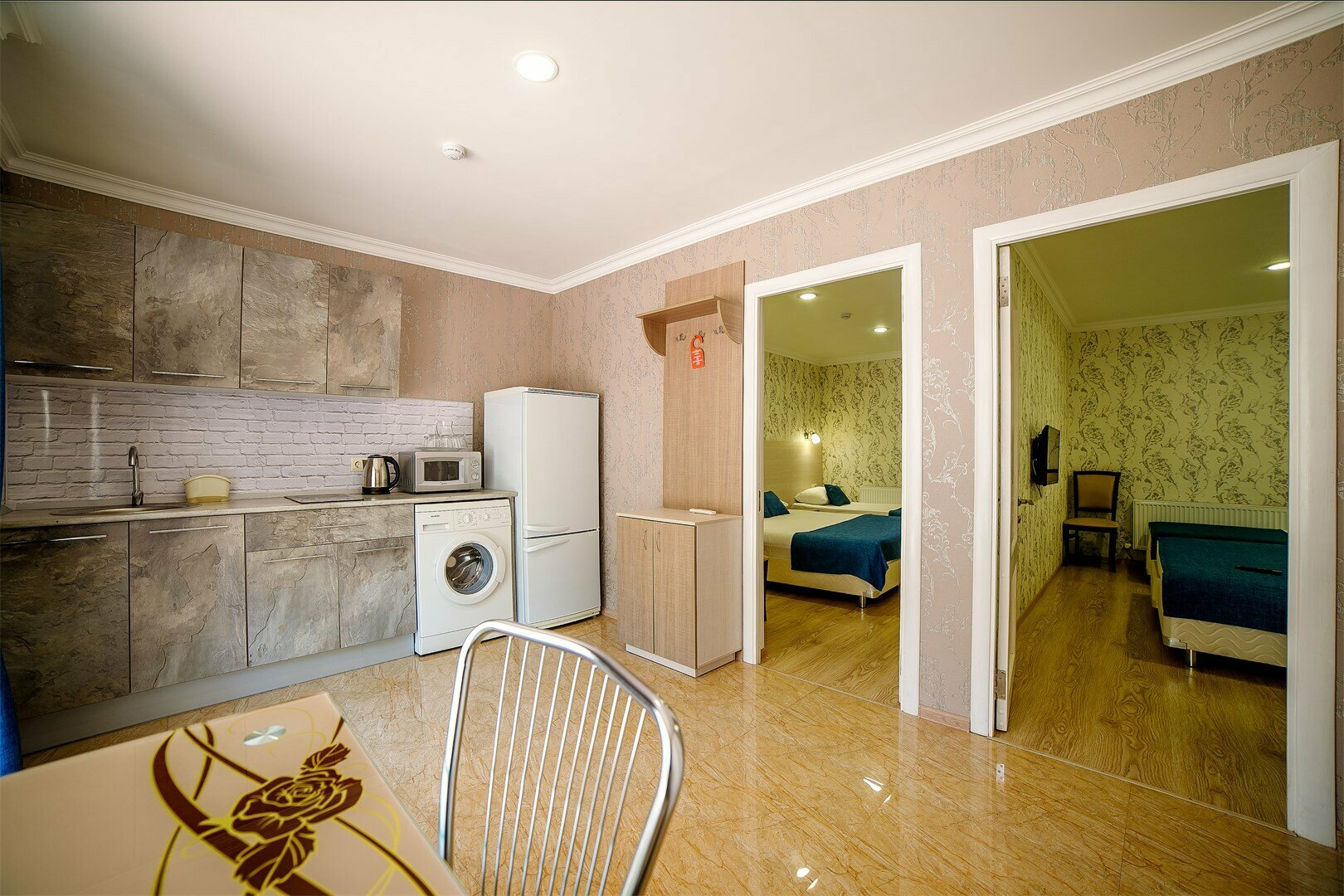 Апартаменты двухкомнатные с кухней и террасой