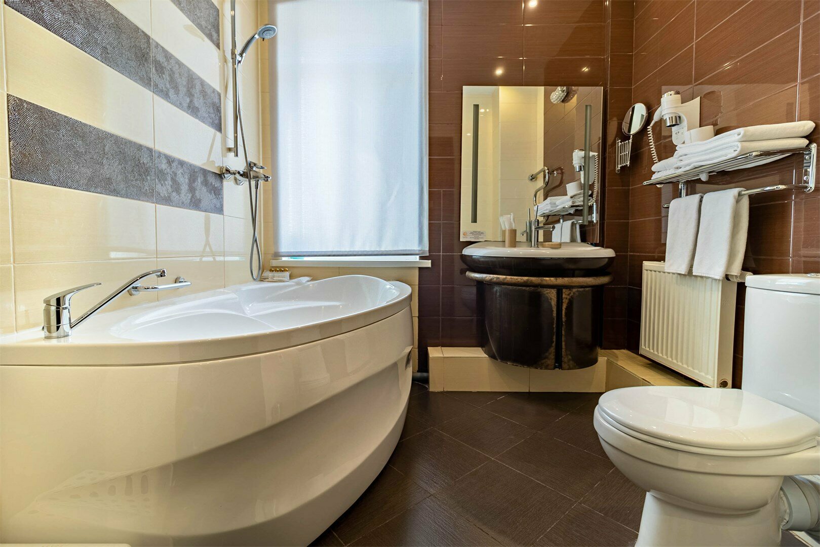 Студия с видом на озеро