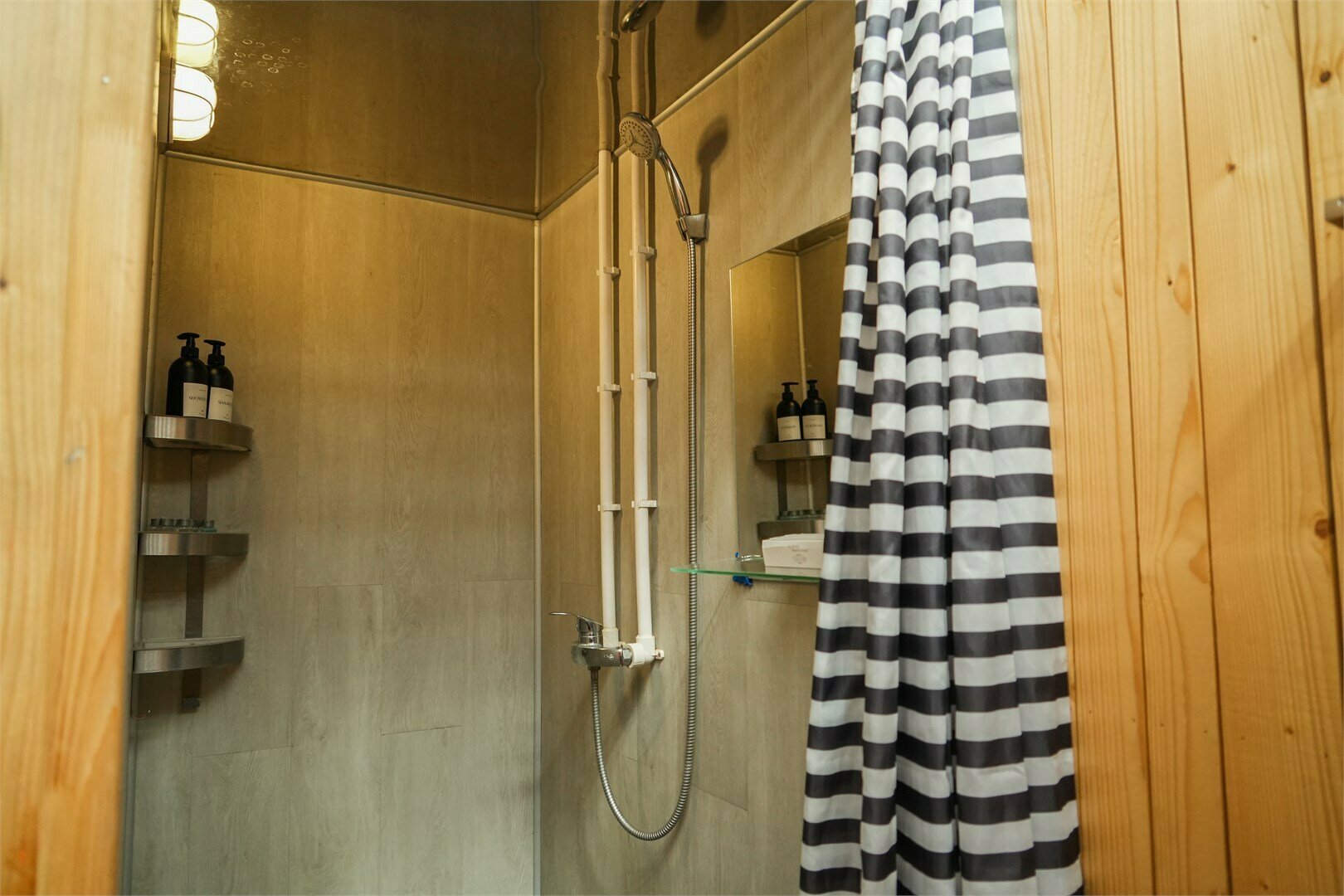 арт-дом  «Сарай Сараев».  Авторы АБ  «Manipulazio ne internazionale» и арт-группа «Mississippi »