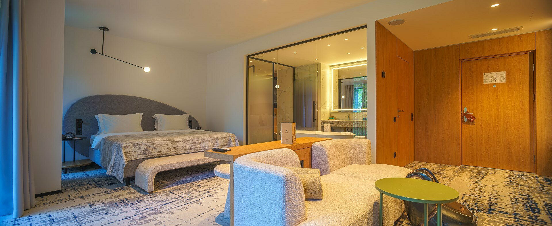 ПРЕДСТАВИТЕЛЬСКИЙ ЛЮКС С МАССАЖЕРОМ ДЛЯ НОГ YAMAGUCHI