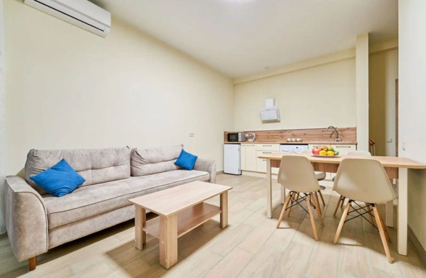 Апартаменты с видом на бассейн