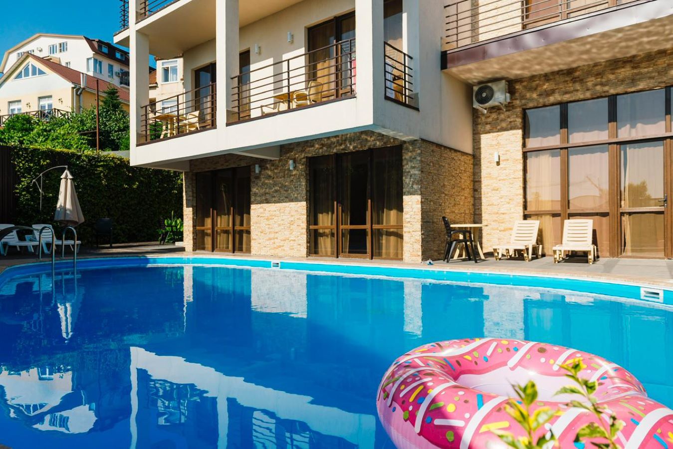 Апартаменты с видом на бассейн