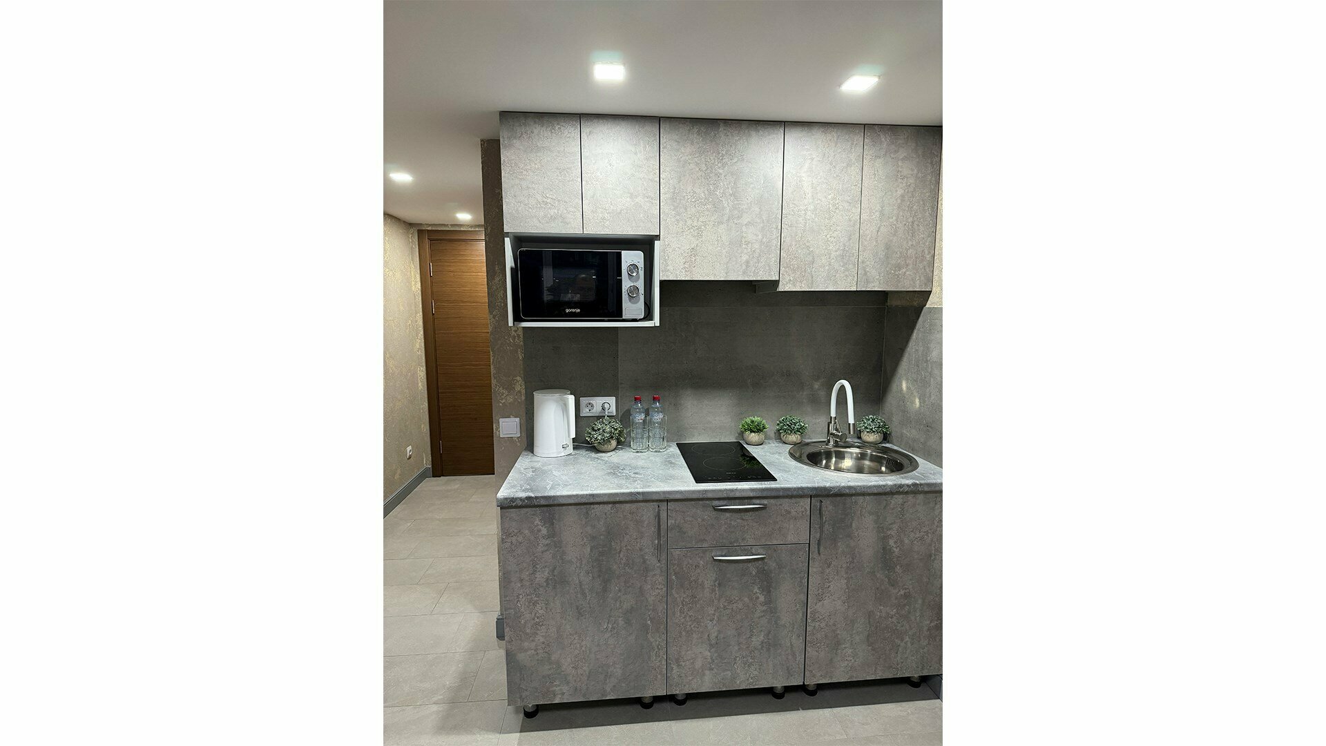 Двухуровневые апартаменты без окна "Эконом"