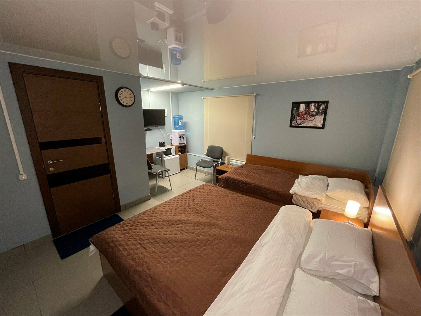 Номер стандарт улучшенный с 1 односпальной и 1 двуспальной кроватью