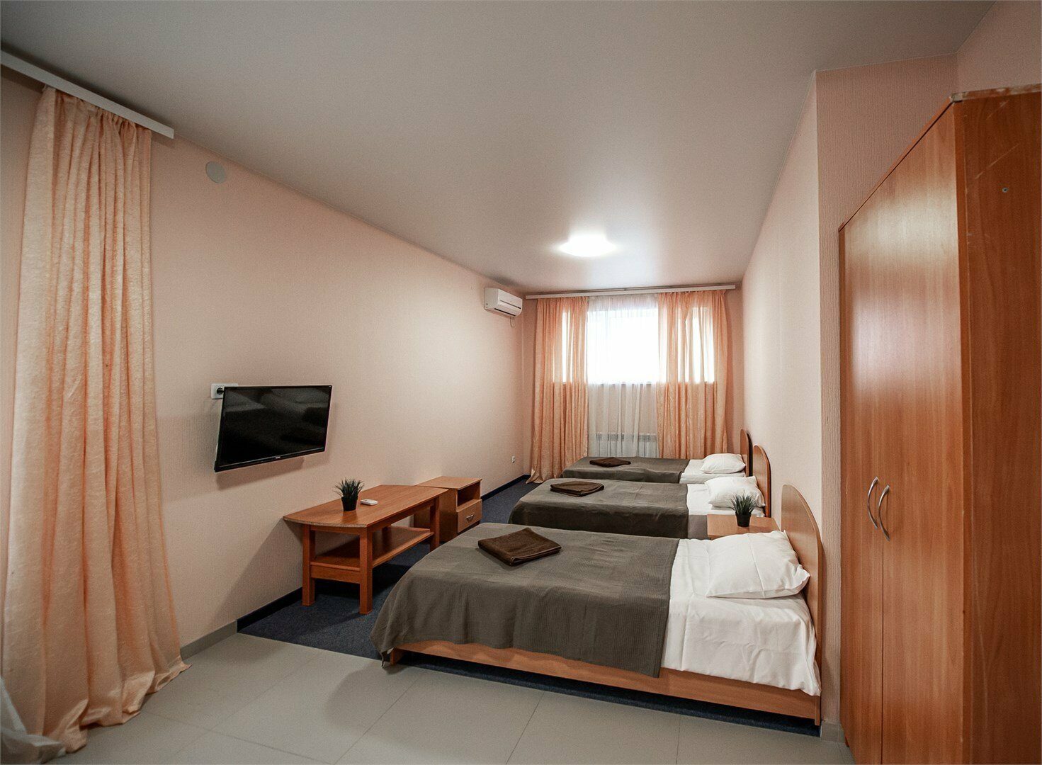 Трехместный номер  4эт. без кондиционера