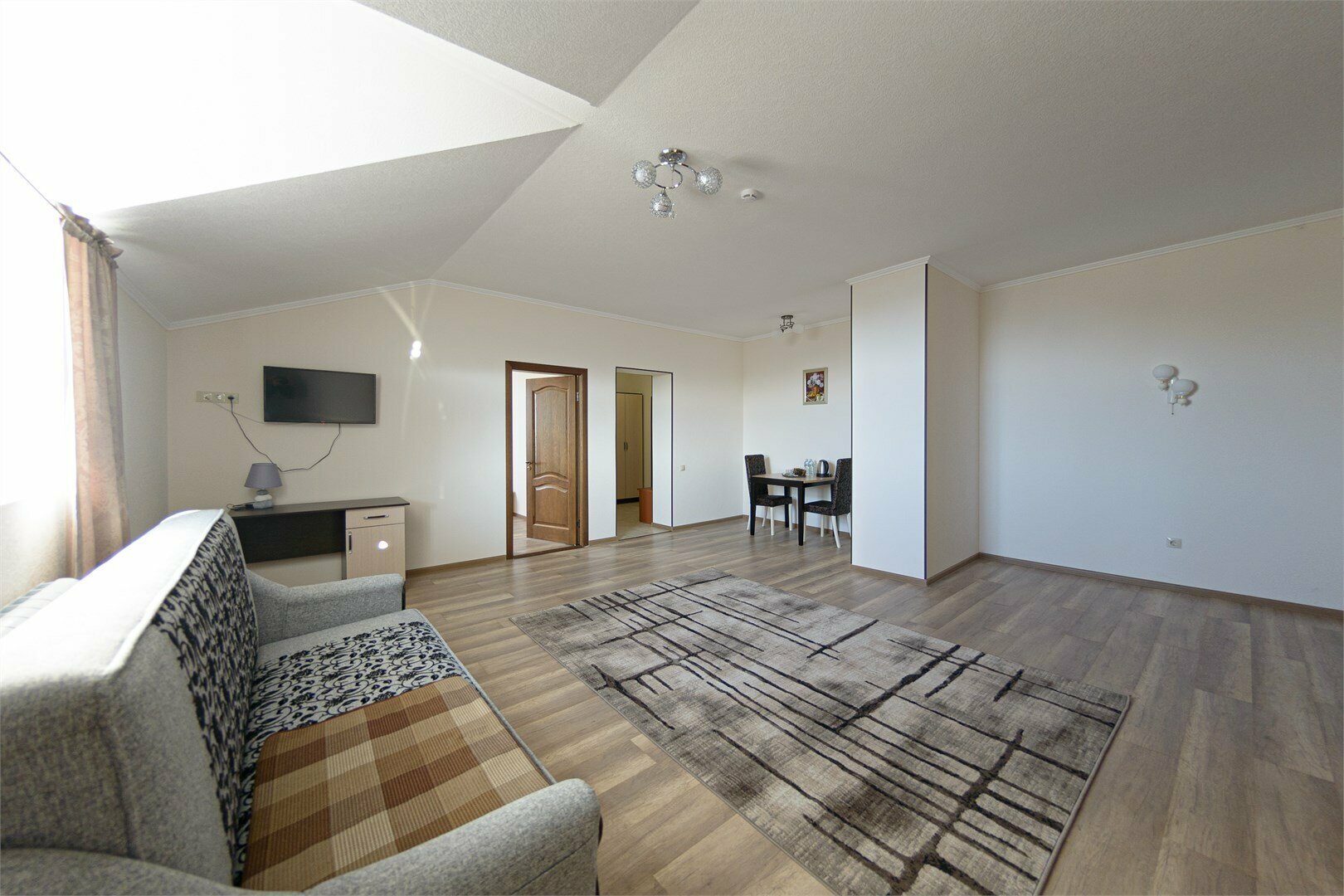 Полулюкс двухкомнатный 402