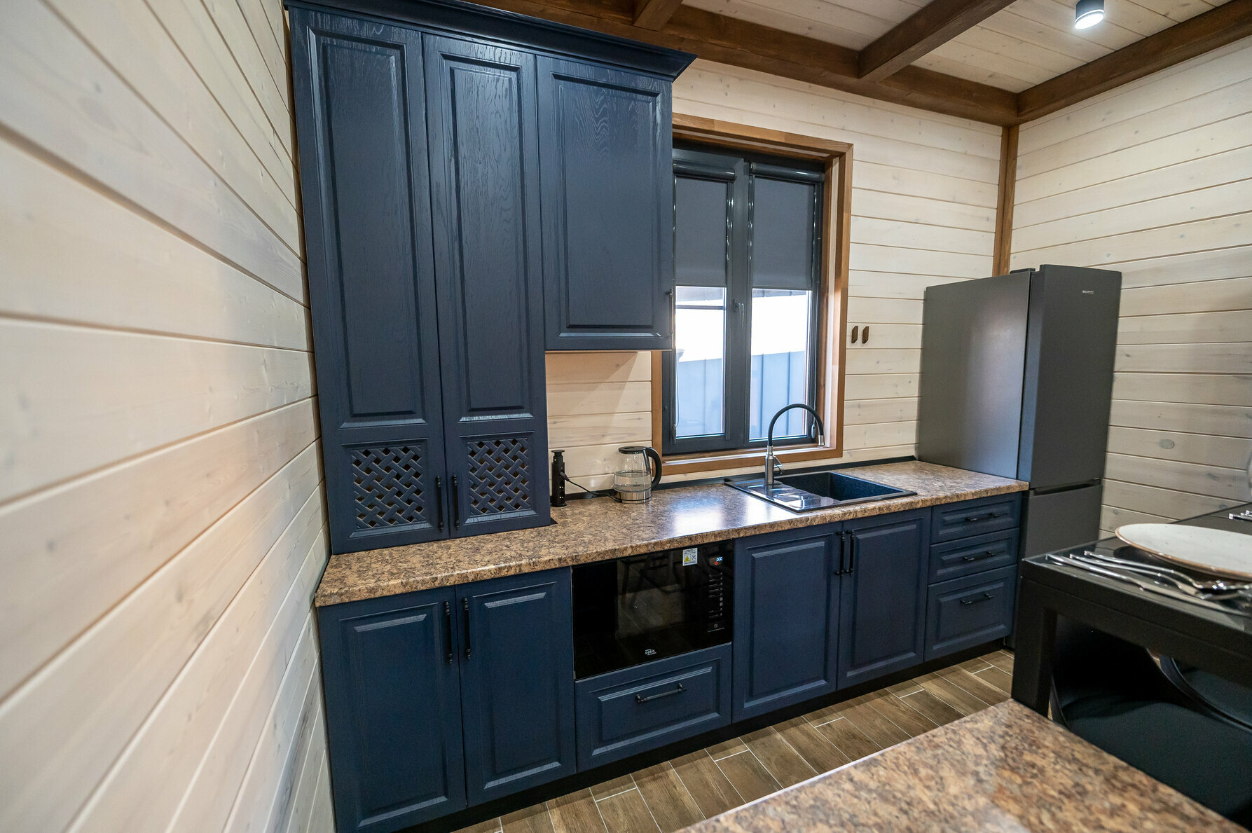 Дом с террасой, без навеса и мангала, бассейн включен в стоимость проживания