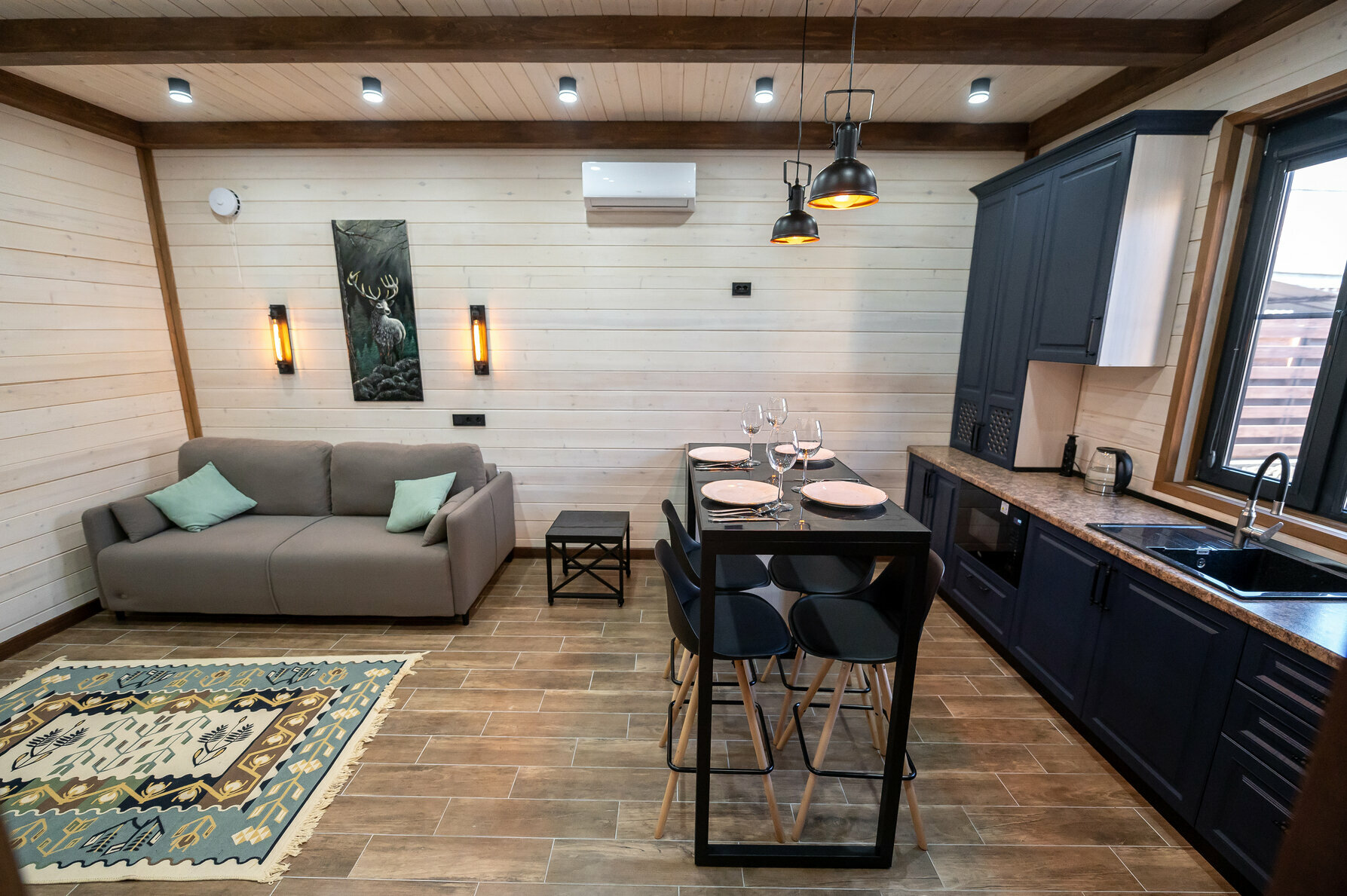 Дом с террасой, без навеса и мангала, бассейн включен в стоимость проживания