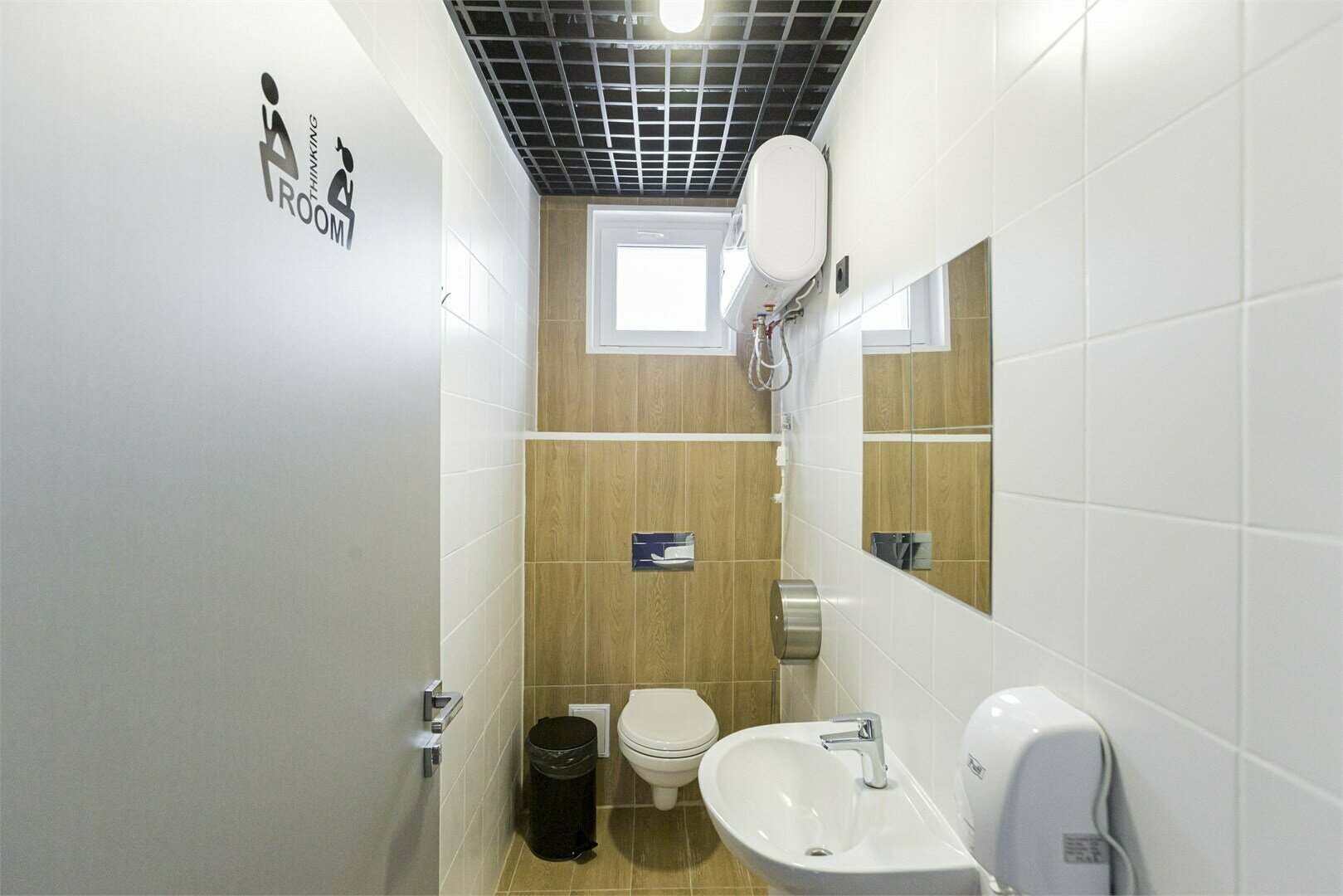 Кровать в общем 6-местном номере