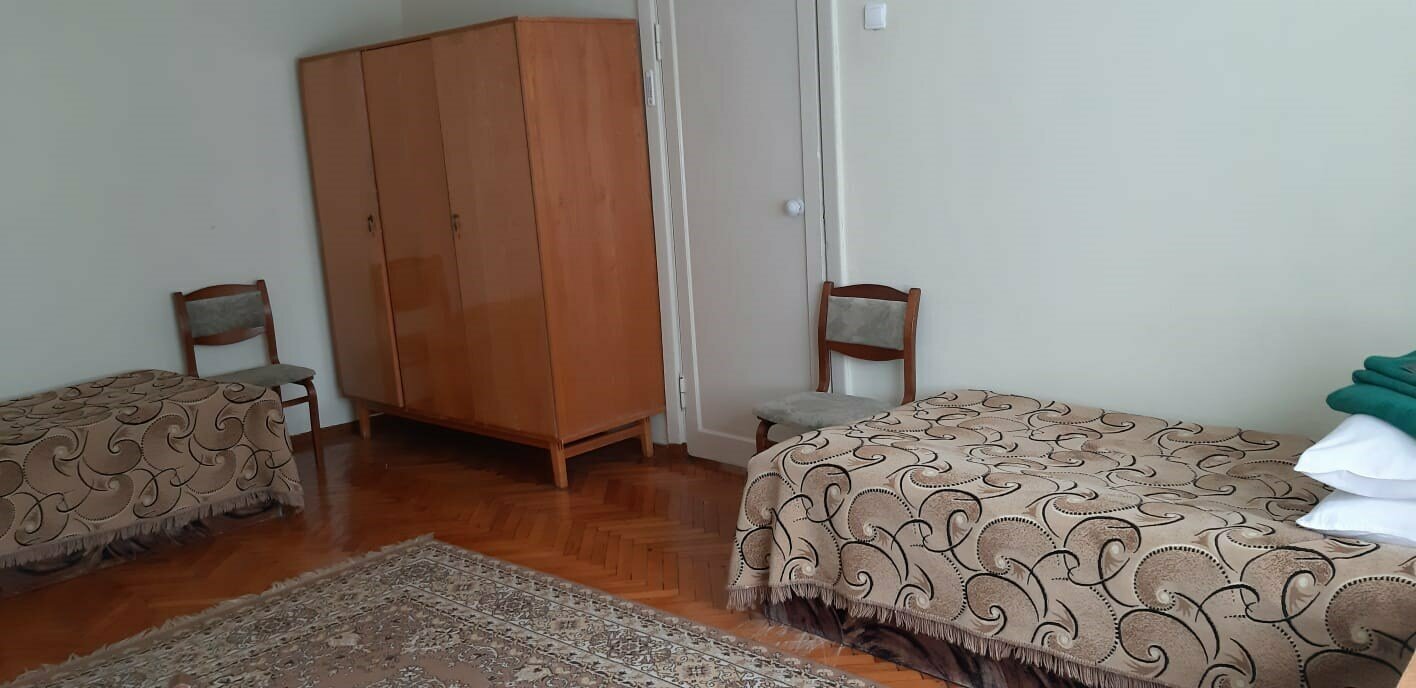 Двухместный трехкомнатный номер (Семь номеров)