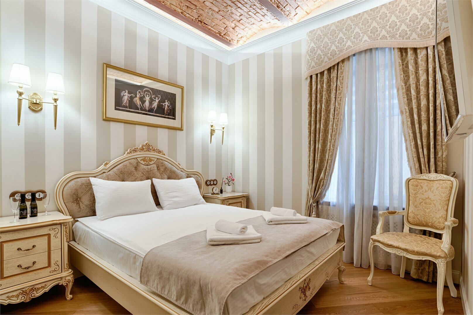 Апартаменты Люкс, ул. Б.Морская, 34