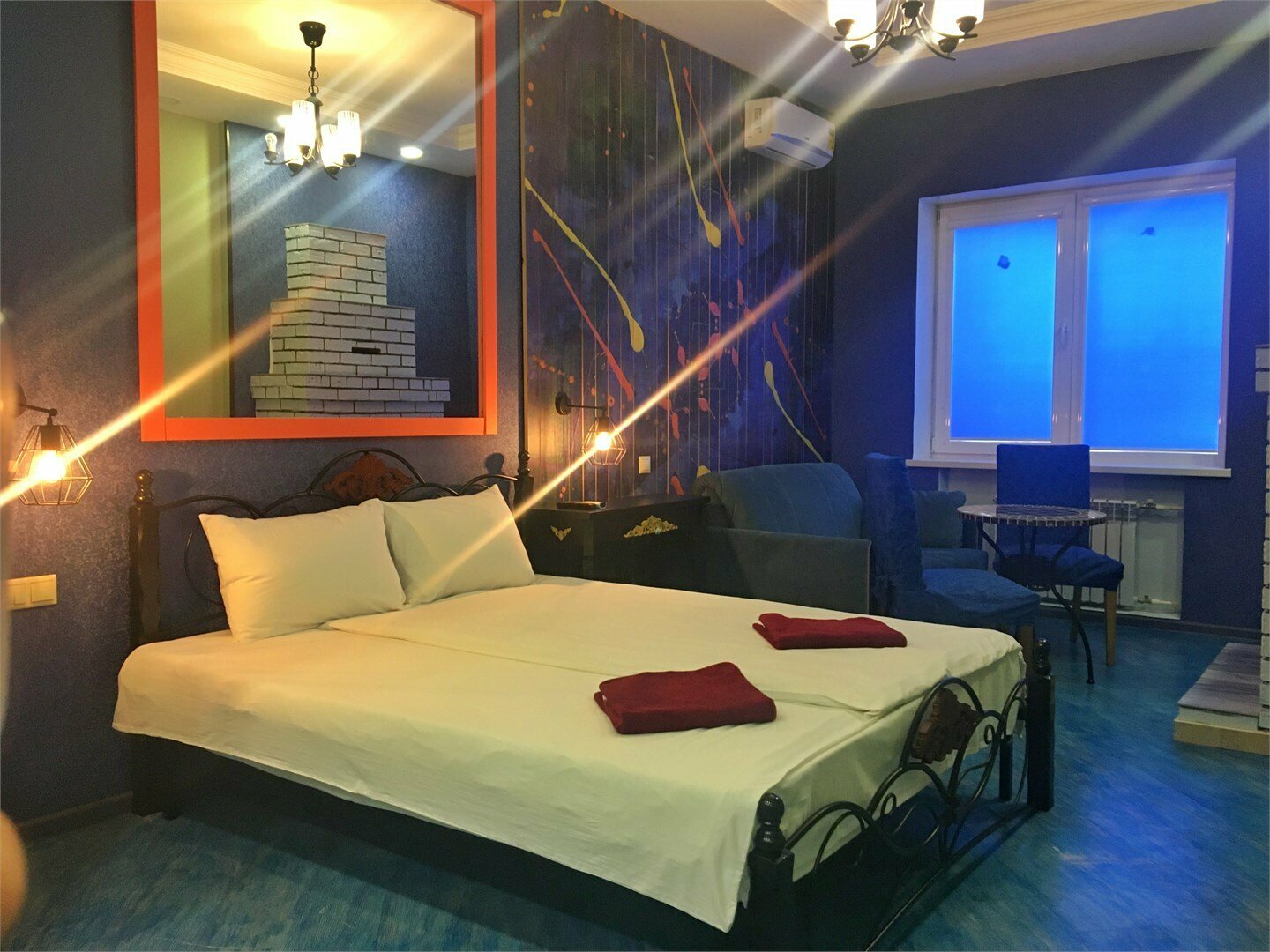 106 - Представительский люкс с камином, кухней, кроватью "king-size", бесплатная стоянка