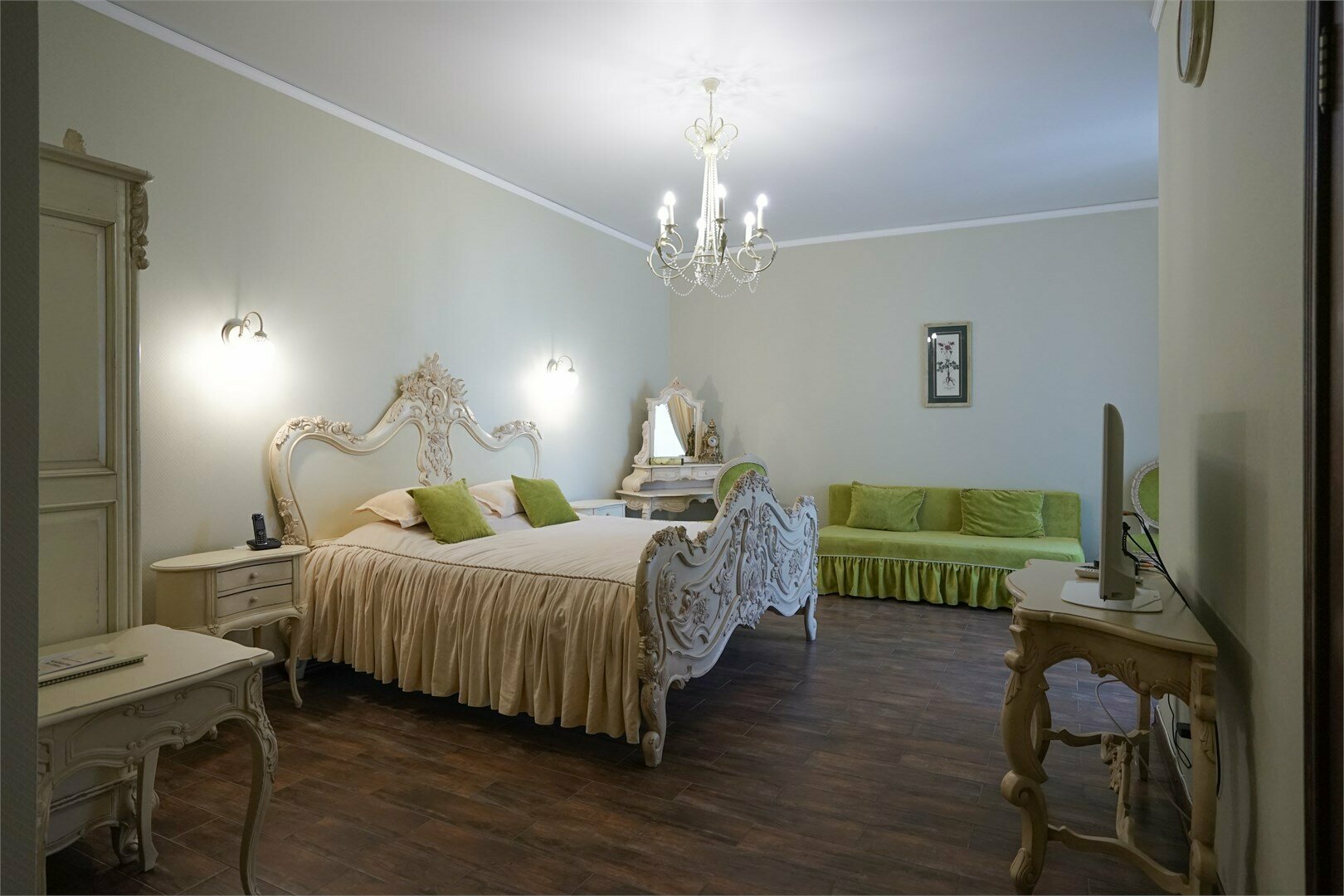 Улучшенный номер с кроватью размера «king-size» или 2 отдельными кроватями