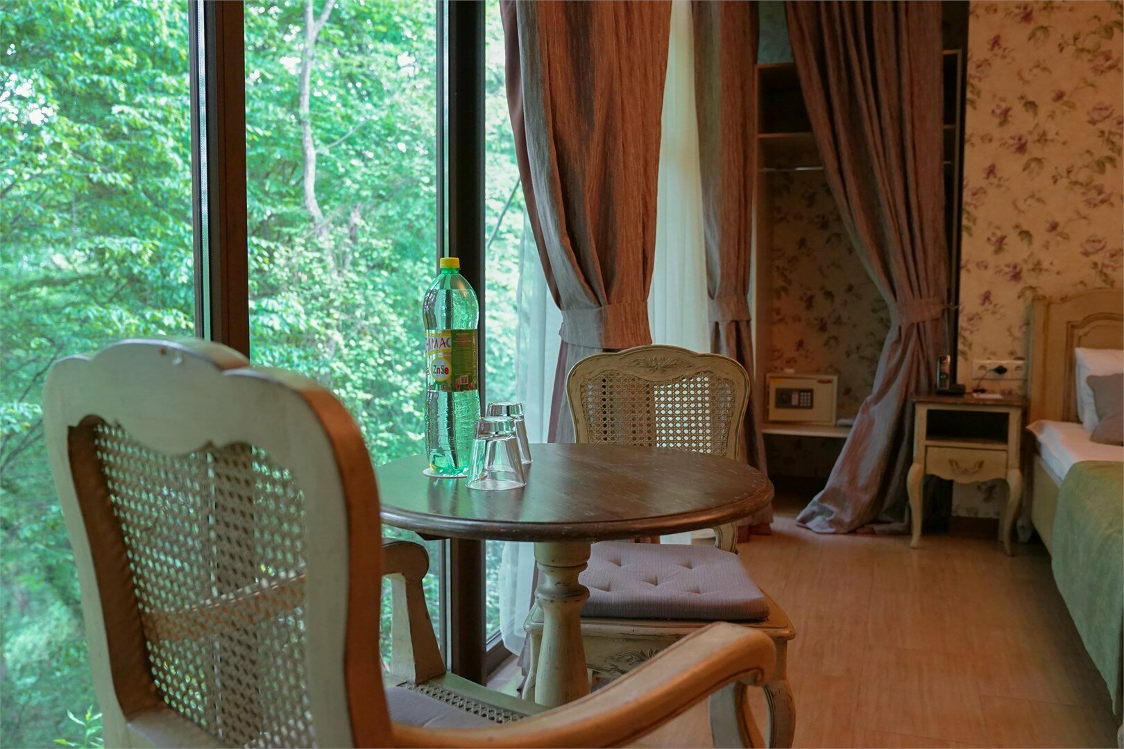 Двухместный номер с 1 кроватью или 2 отдельными кроватями и дополнительной кроватью