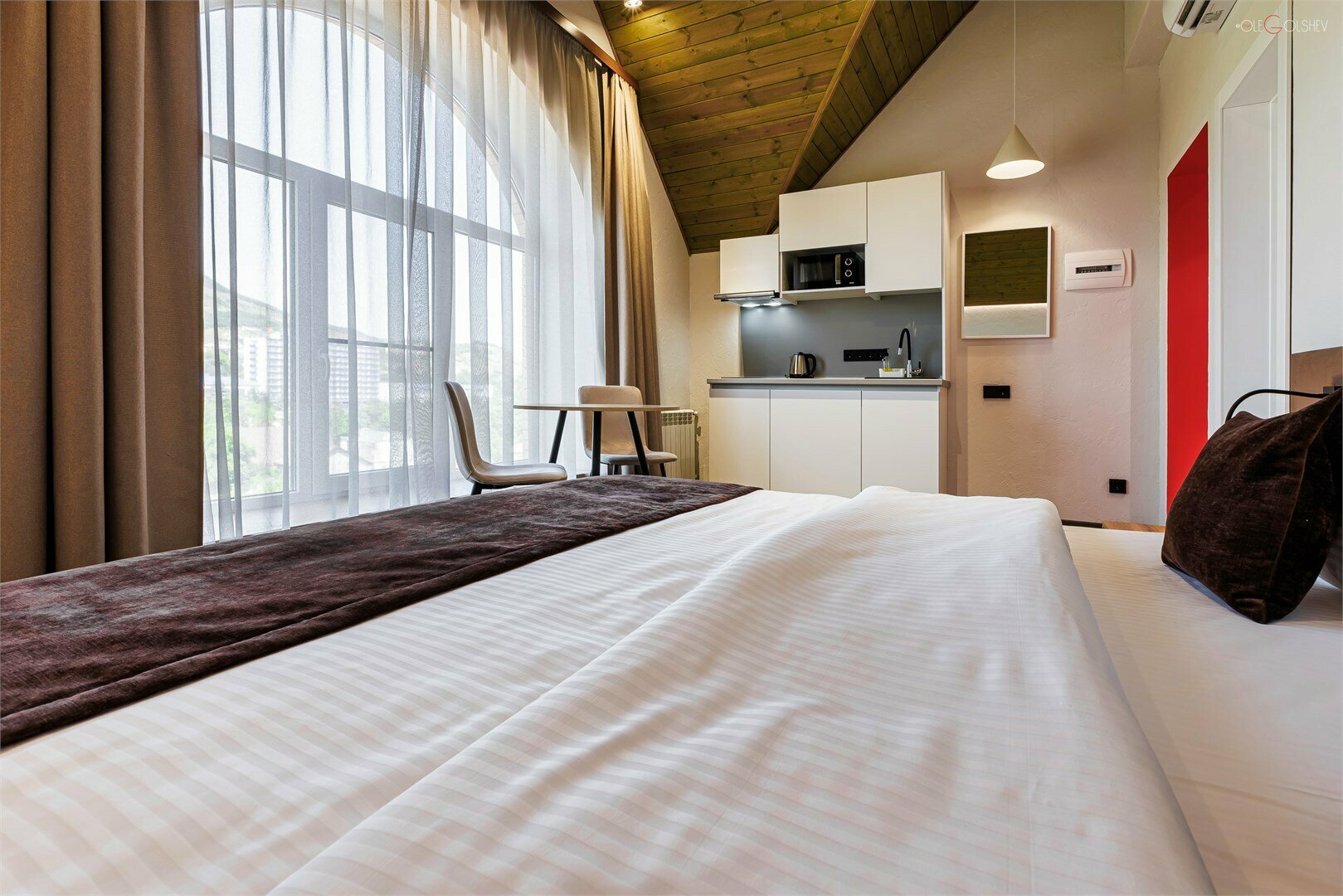 Премиум Делюкс с кроватью King-size и панорамным видом на гору Машук