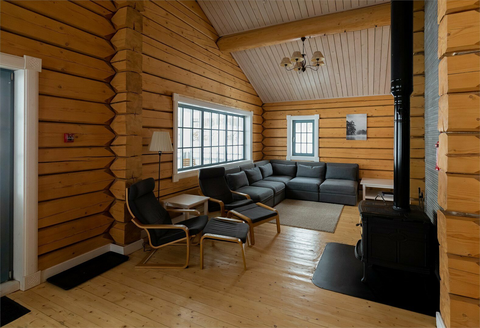 Синий дом с видом на озеро и возможностью купели на дровах