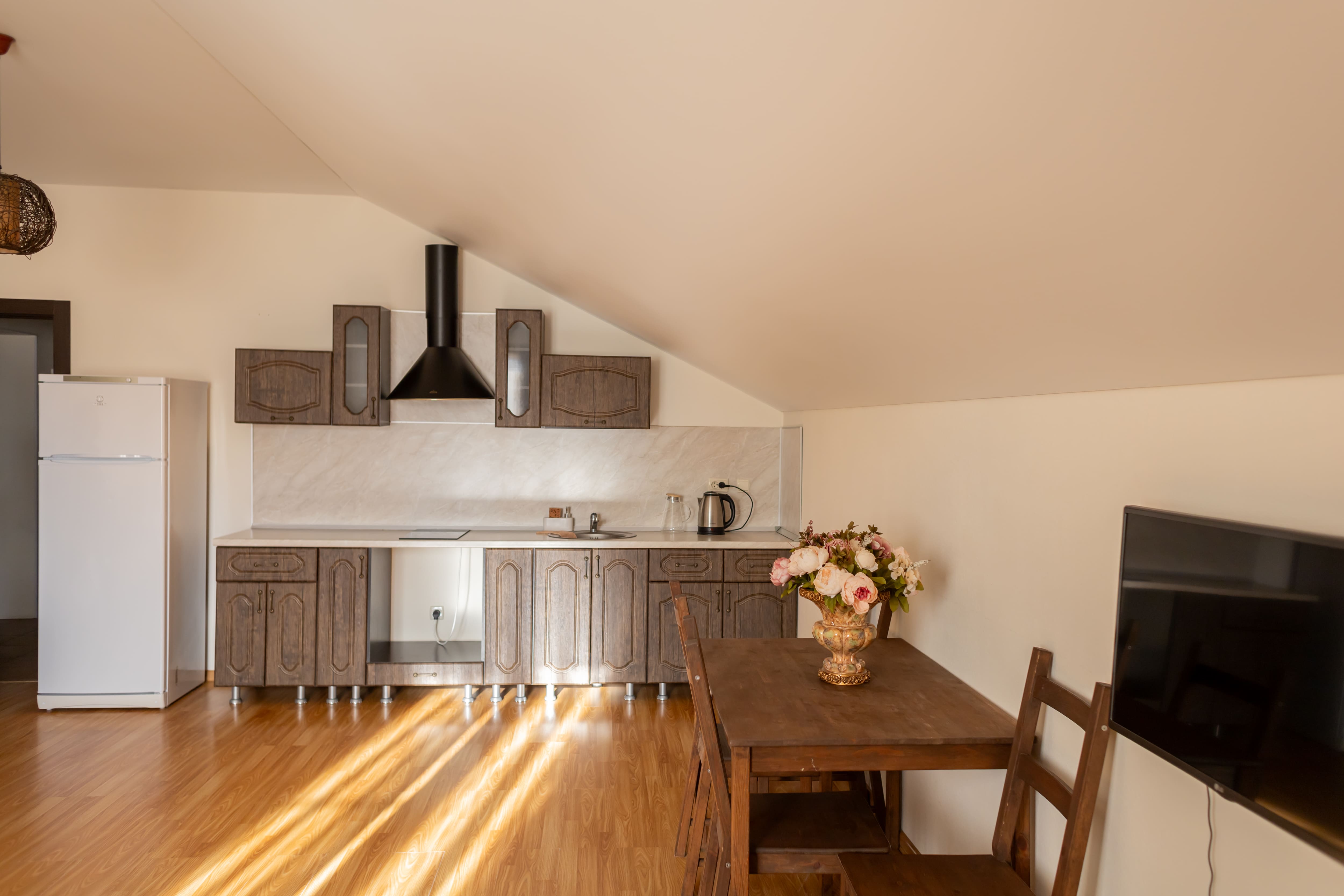 Стандарт 2-х комнатный с кухней, вид на озеро, лес, бассейн (4 этаж), до 6-ти гостей