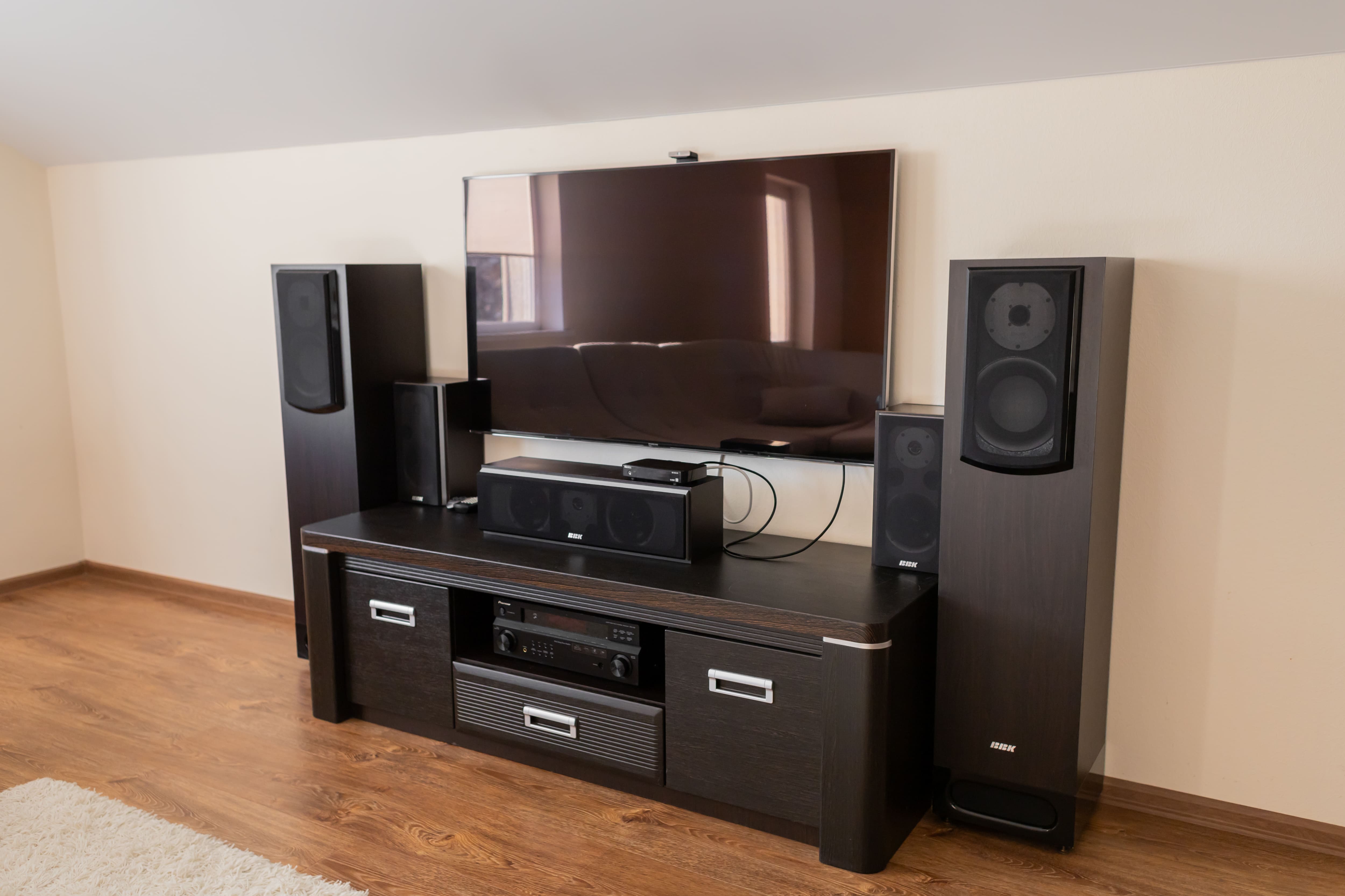 Стандарт 2-х комнатный с кухней, балконом, вид на озеро, лес, бассейн (4 этаж), до 3-х гостей