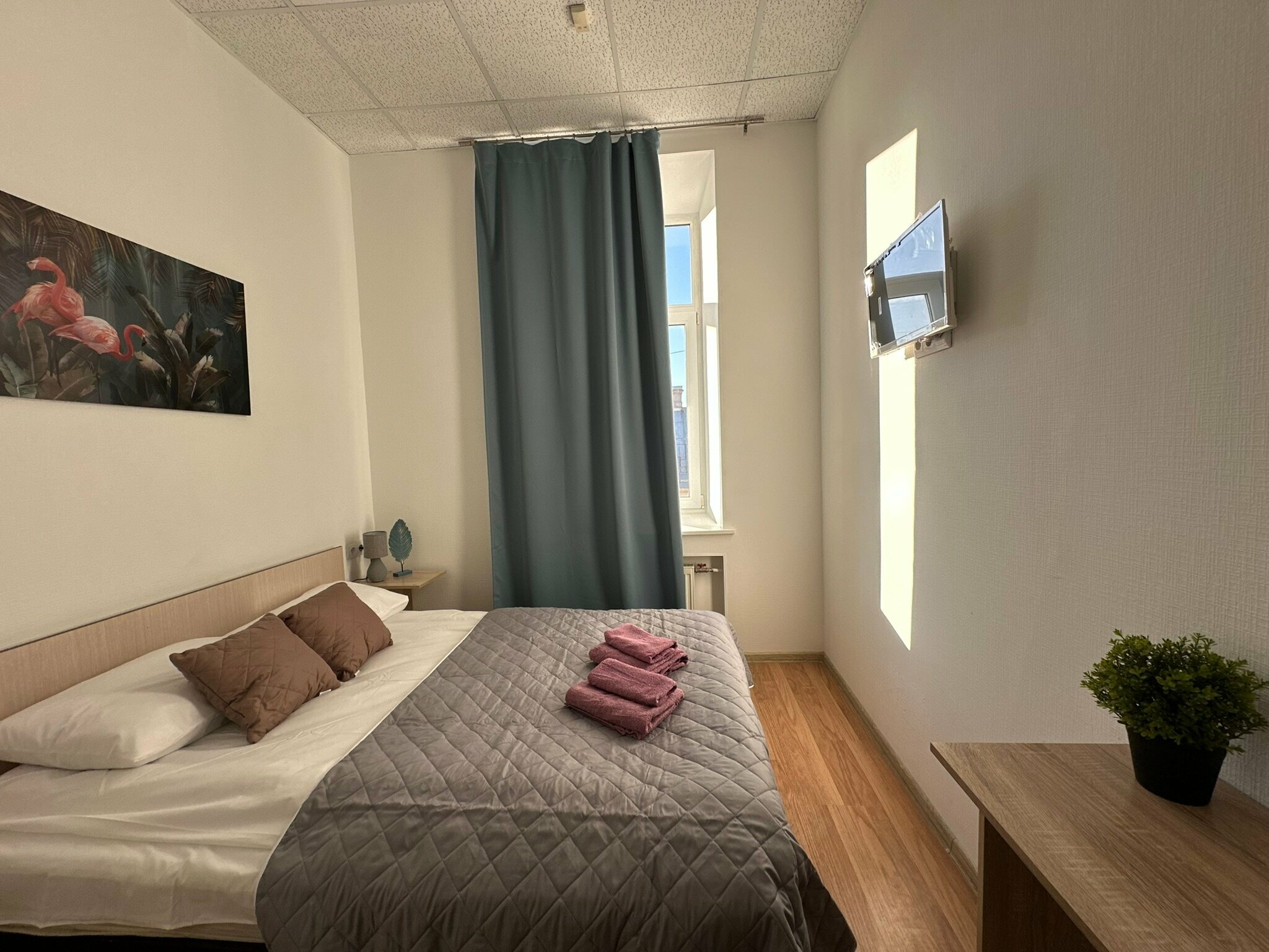 Двухместный стандарт с двуспальной кроватью на 5 этаже без лифта