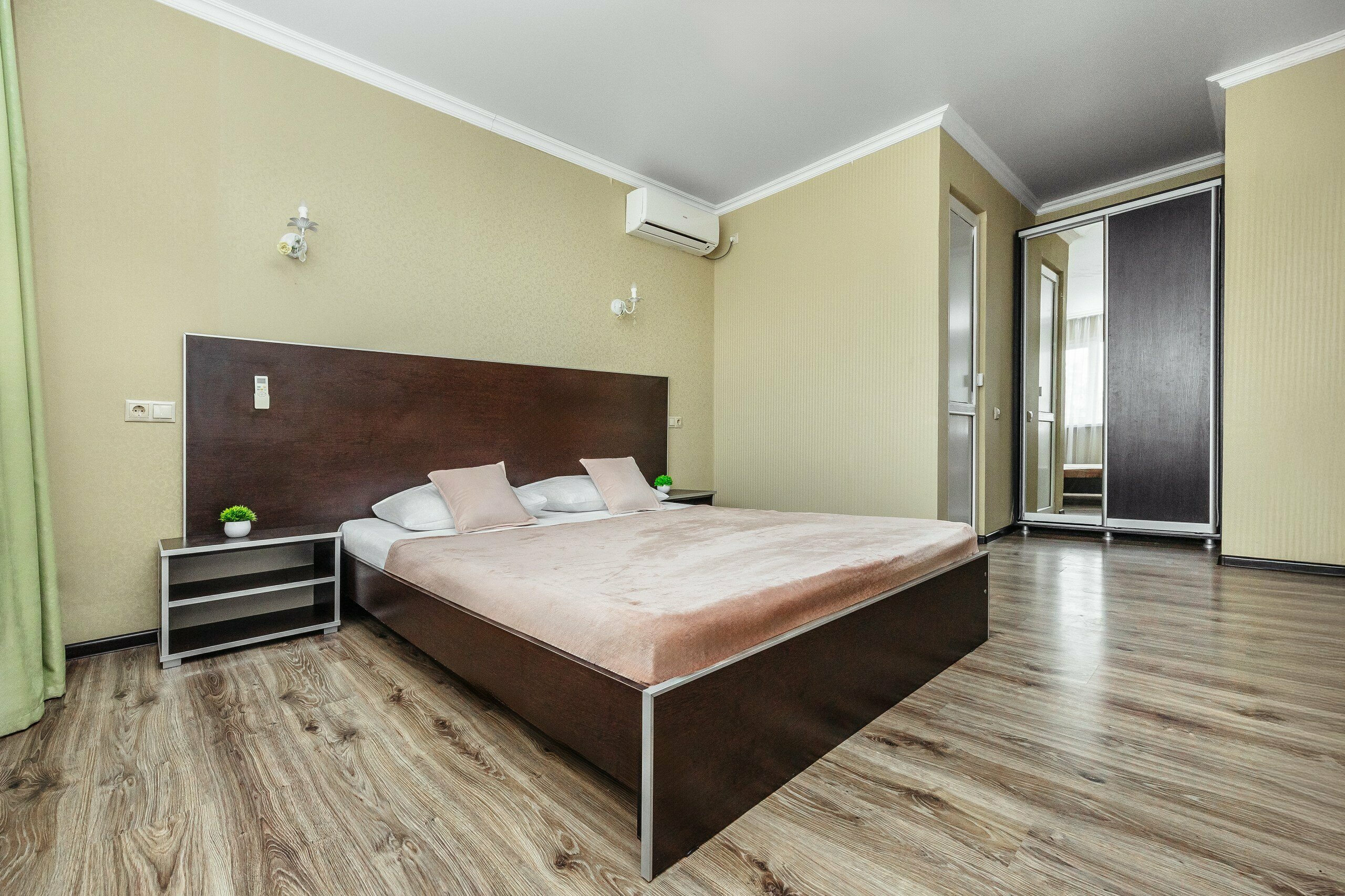 Трехместный номер с балконом БроНау Ася