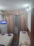 Трехместный номер с душем в Светлана