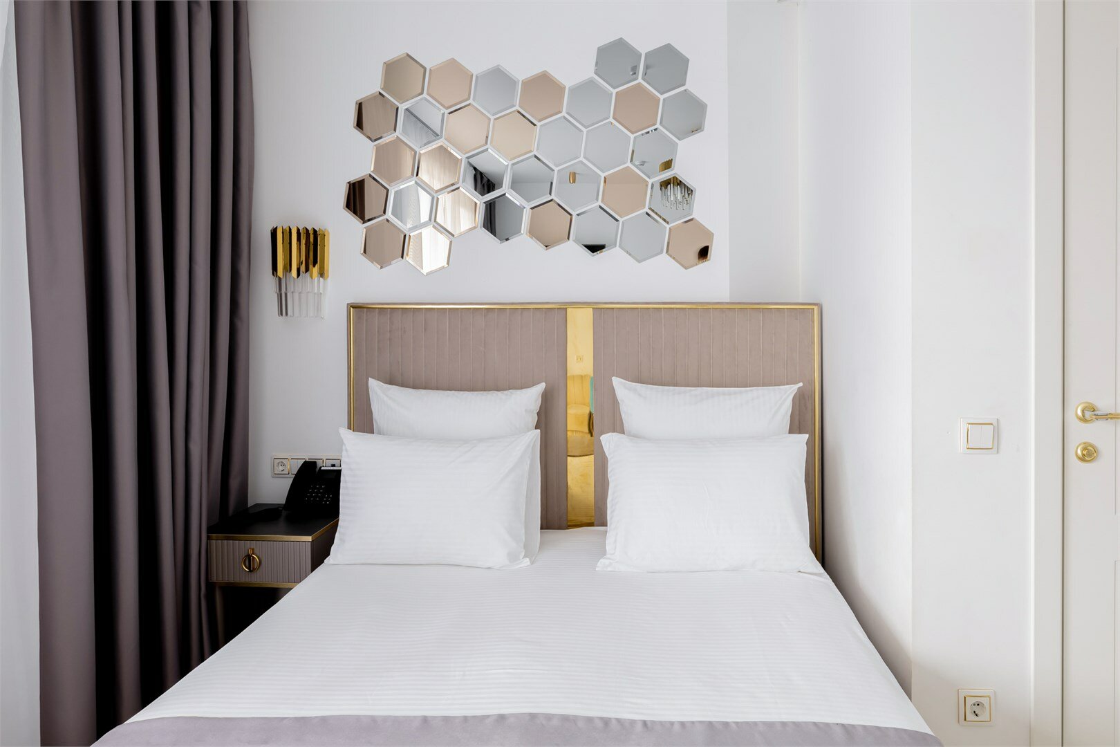 Делюкс видовой с балконом и террасой