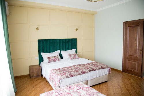 Классический трехместный номер в Phazisi Hotel