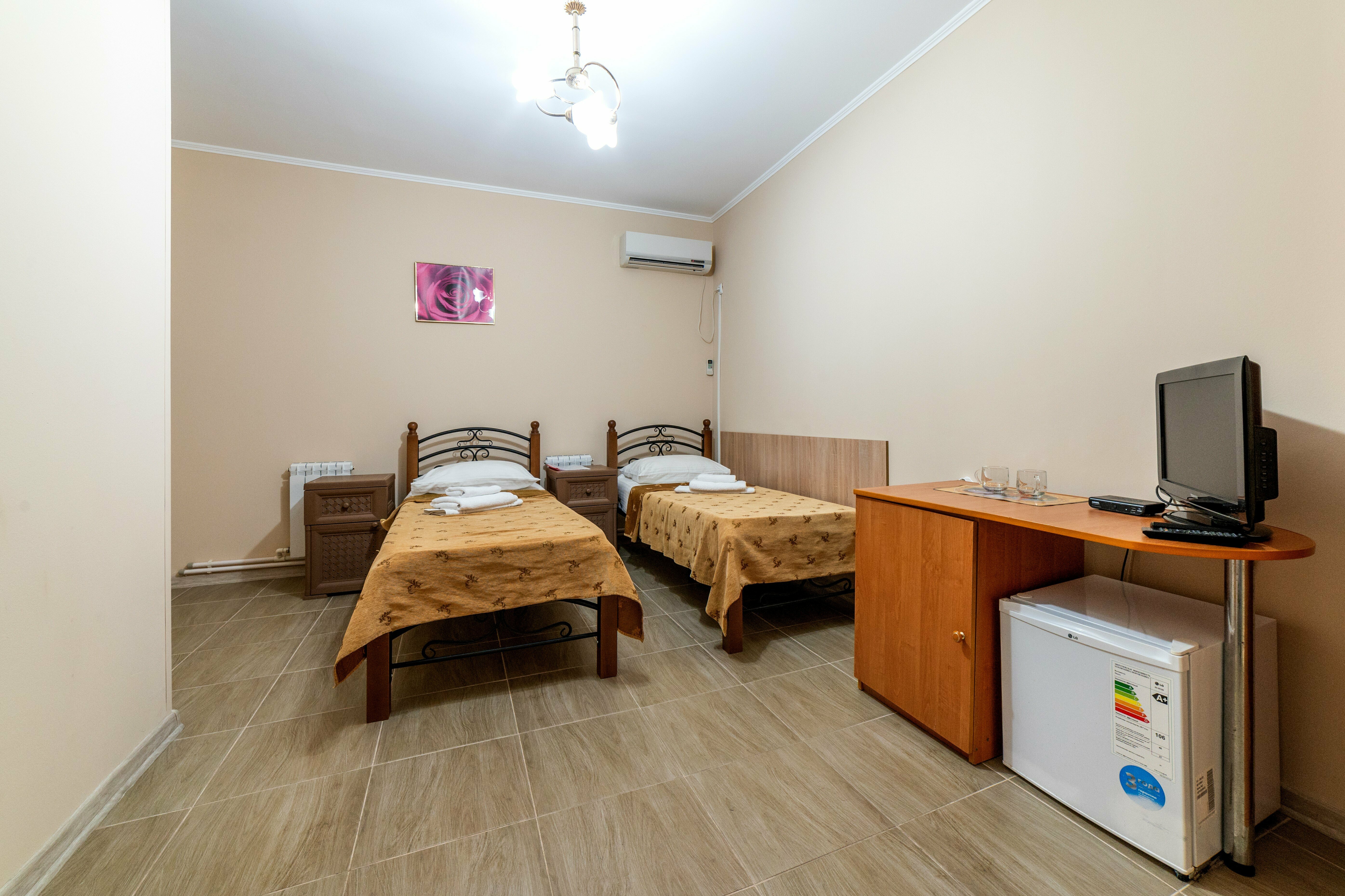 1.4  Двухместный номер категории "Стандарт"