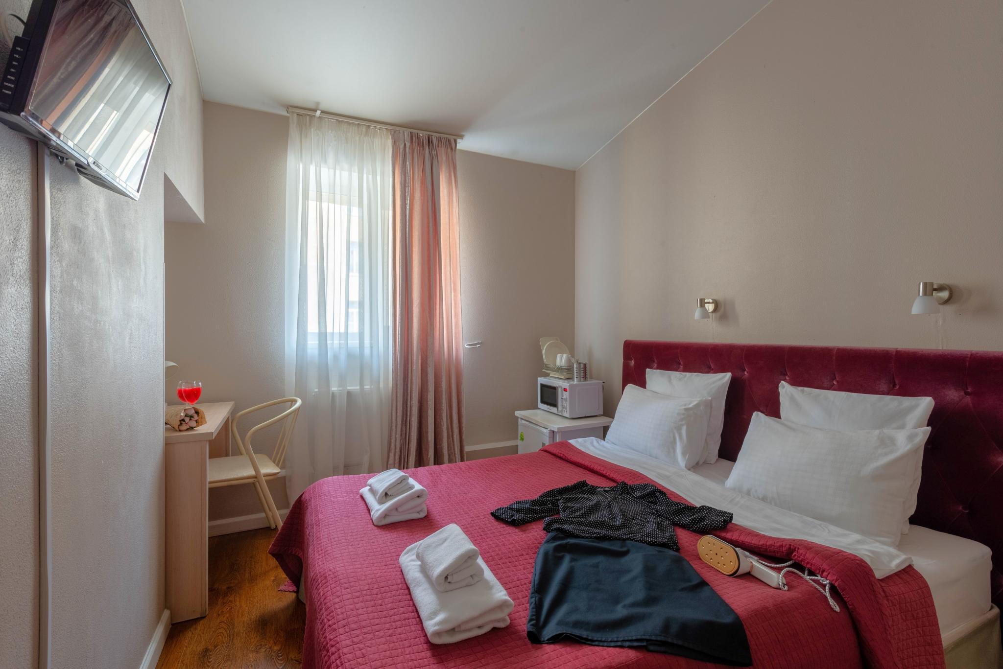 Номер стандарт с 1 двуспальной кроватью