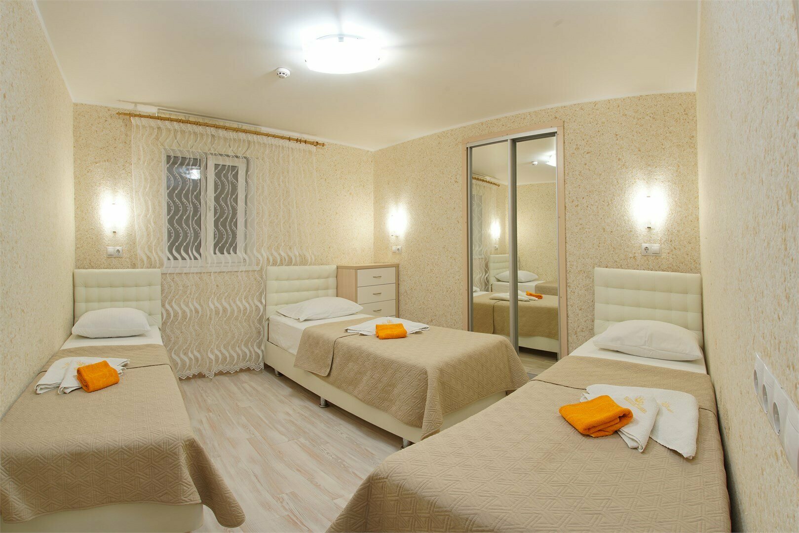 Семейный с 2 спальнями