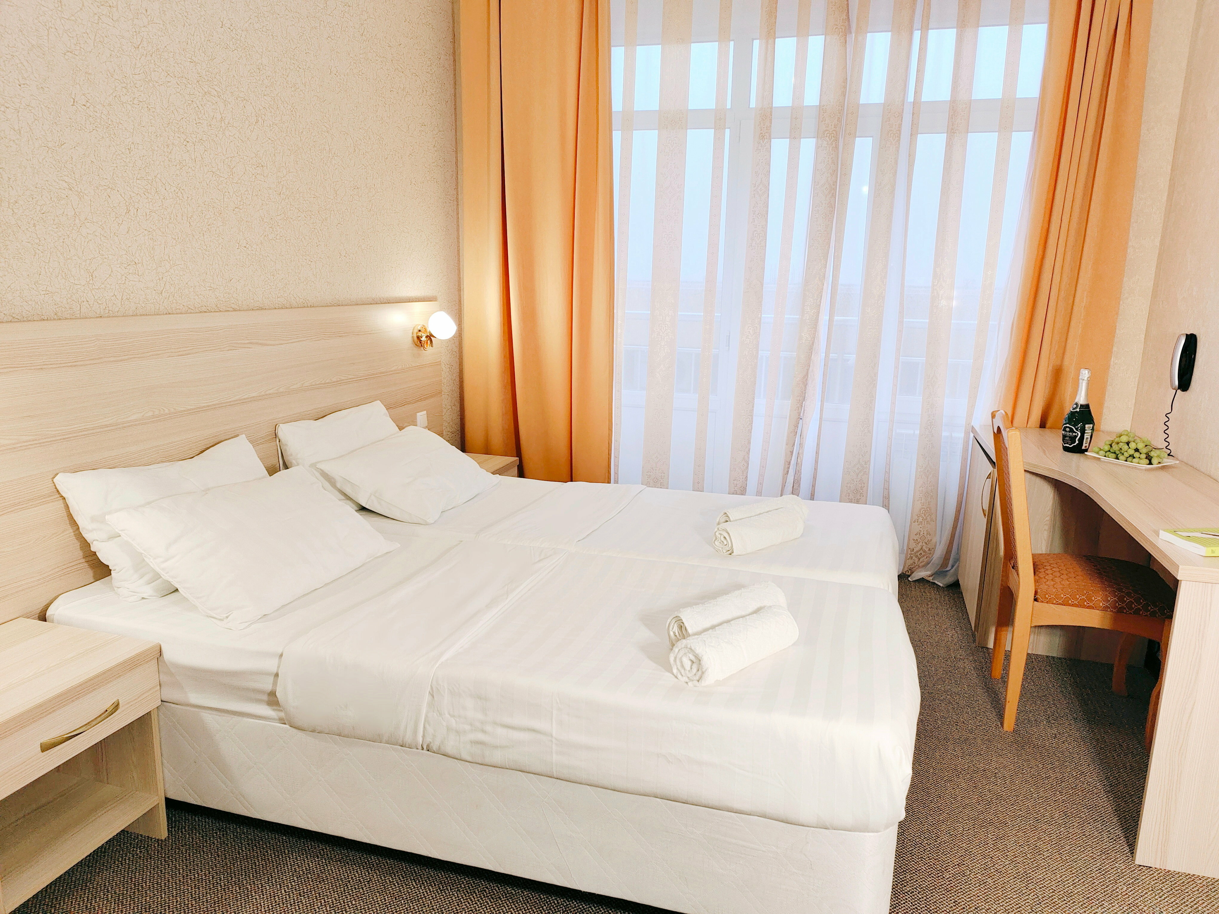 3х местный комфорт с боковым видом на море