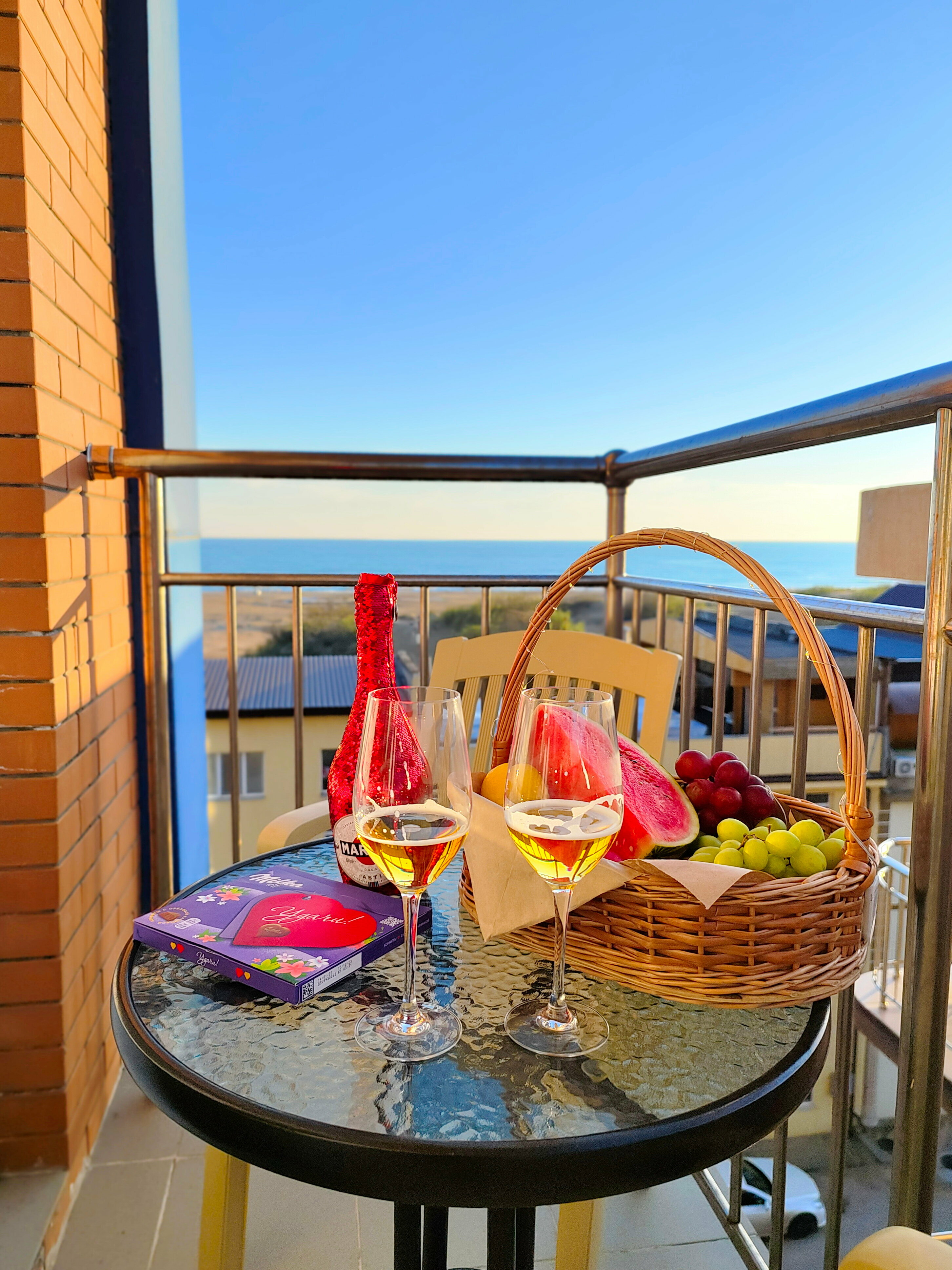 2х комнатный 5ти местный с боковым видом на море