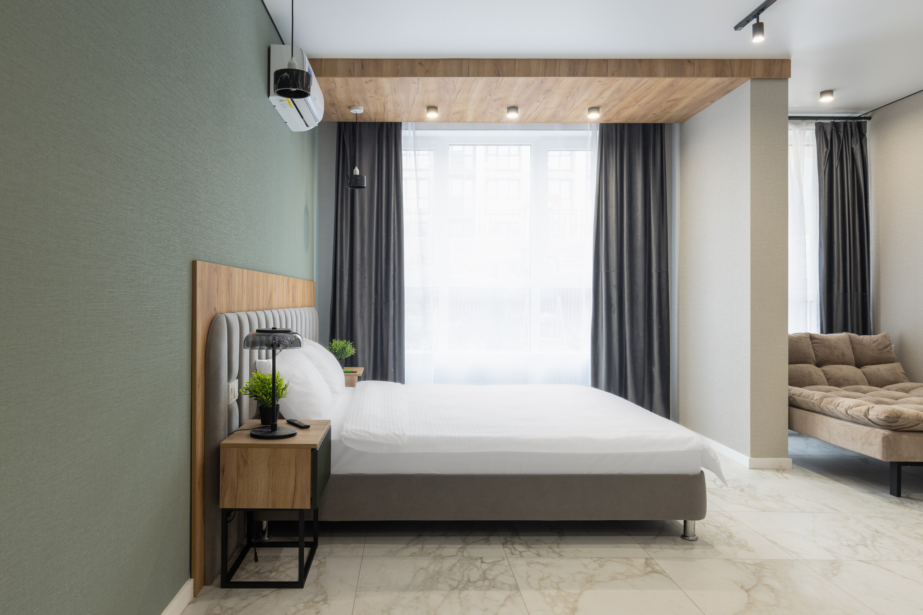 Студия трехместная