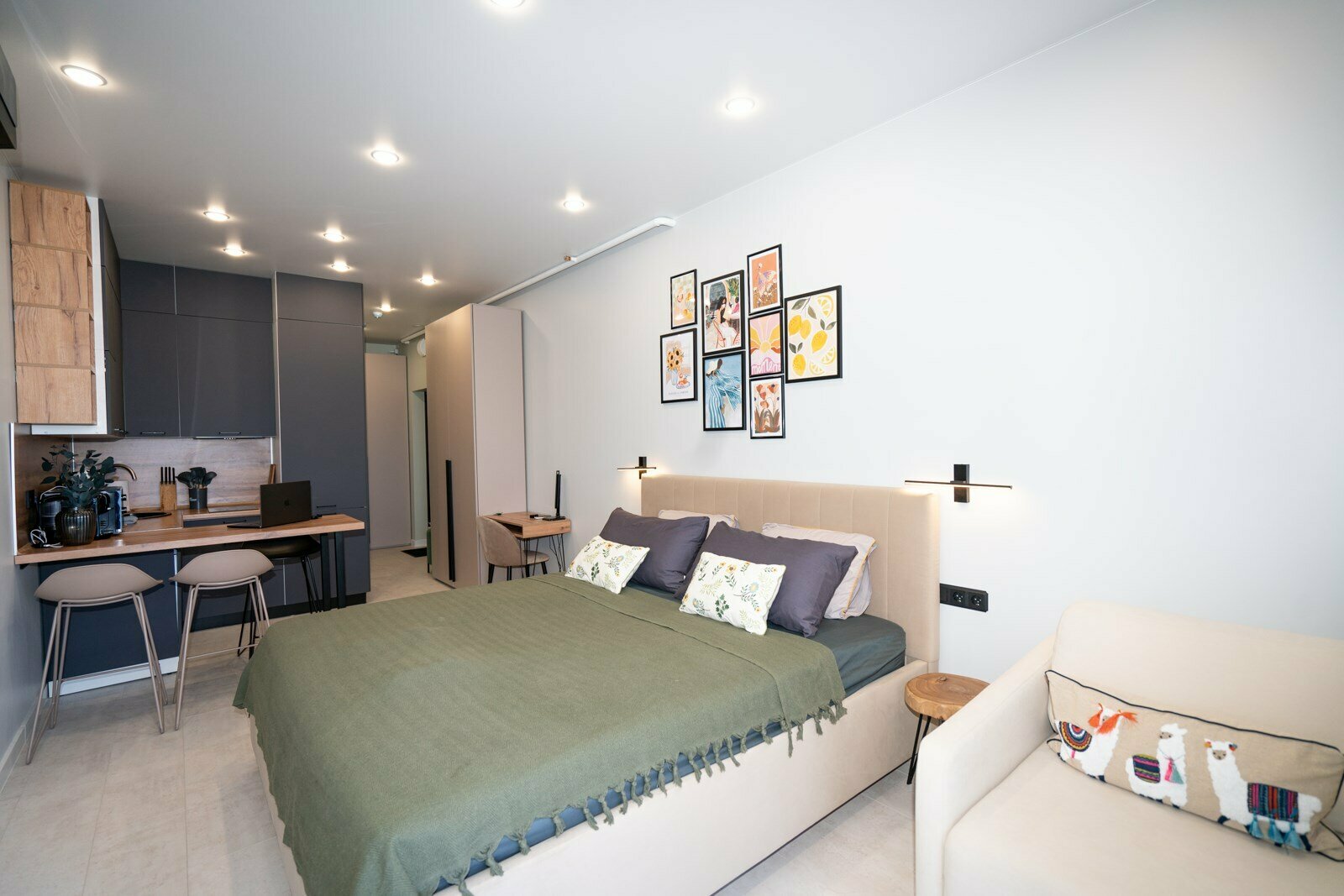 Дизайнерская студия LS-IN THE MOMENT жизнь в моменте в Алуште - вид на море с 11 этажа