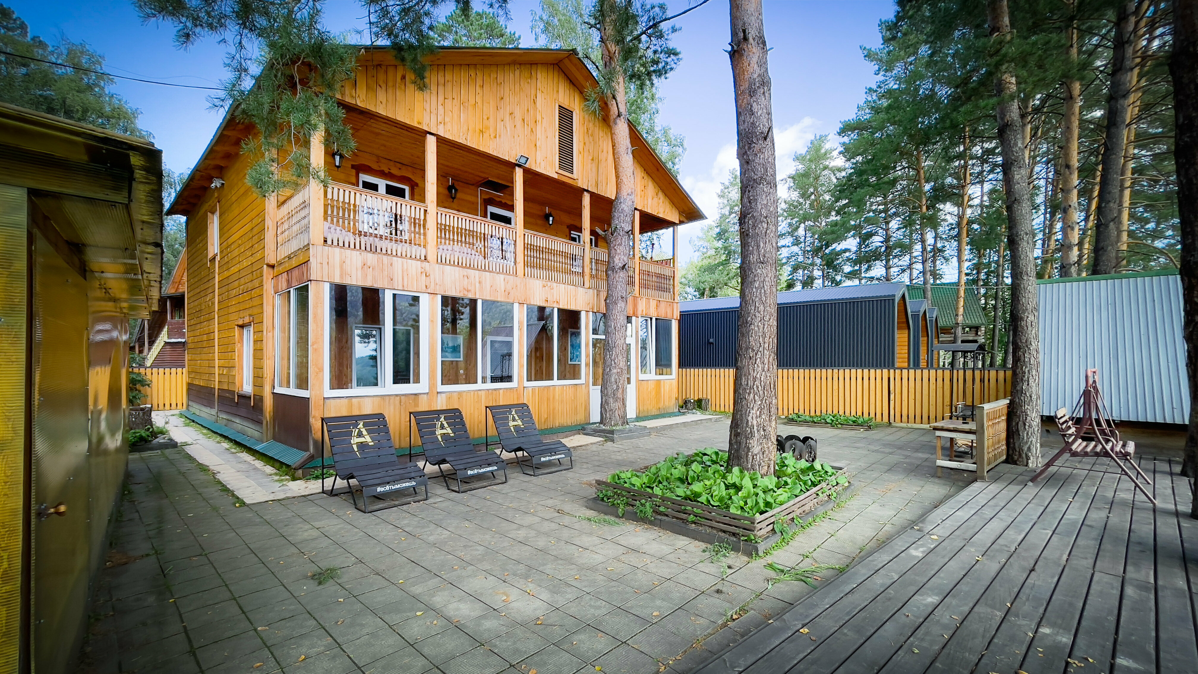 Коттедж с собственным бассейном