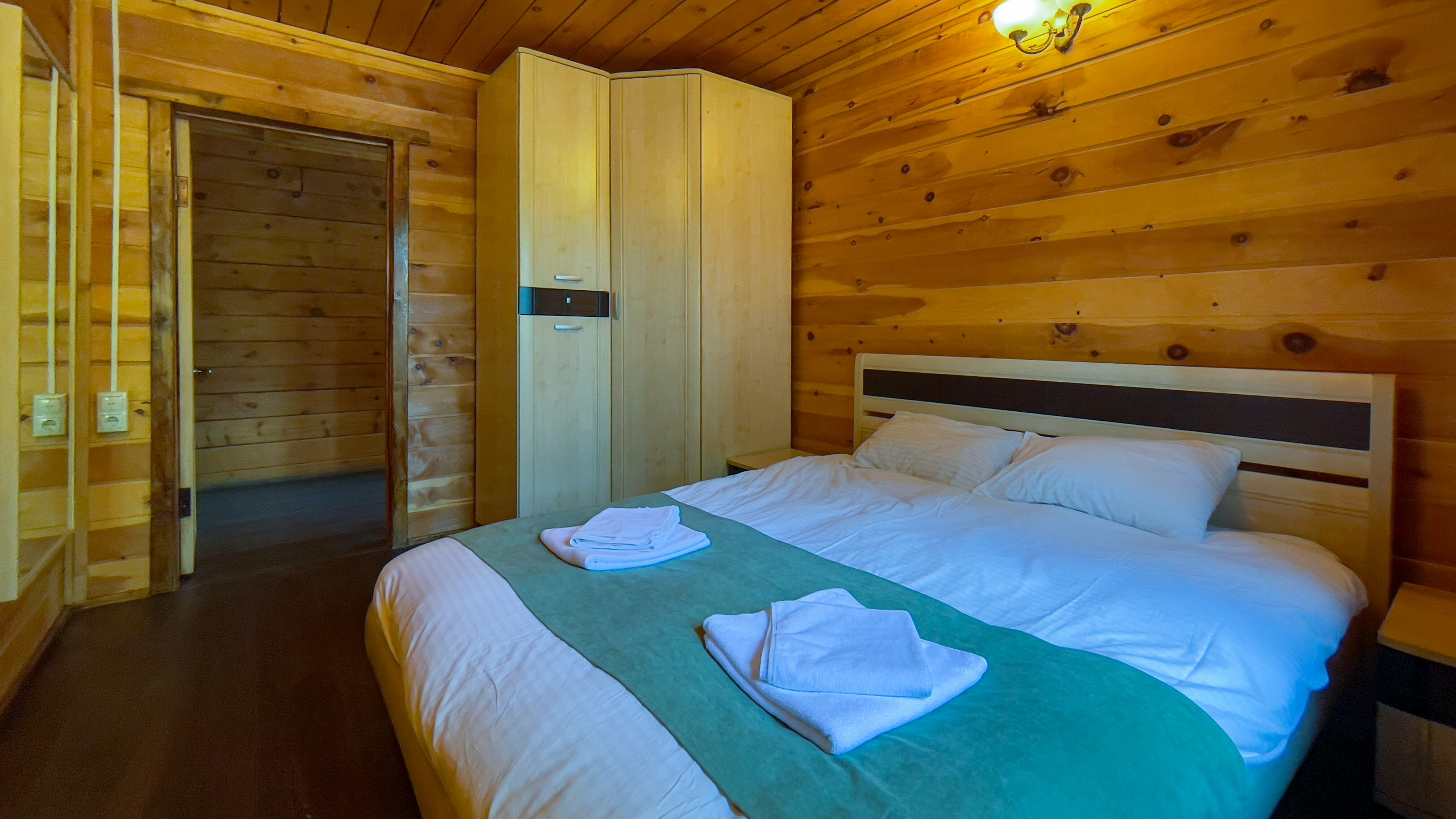 Коттедж с собственным бассейном