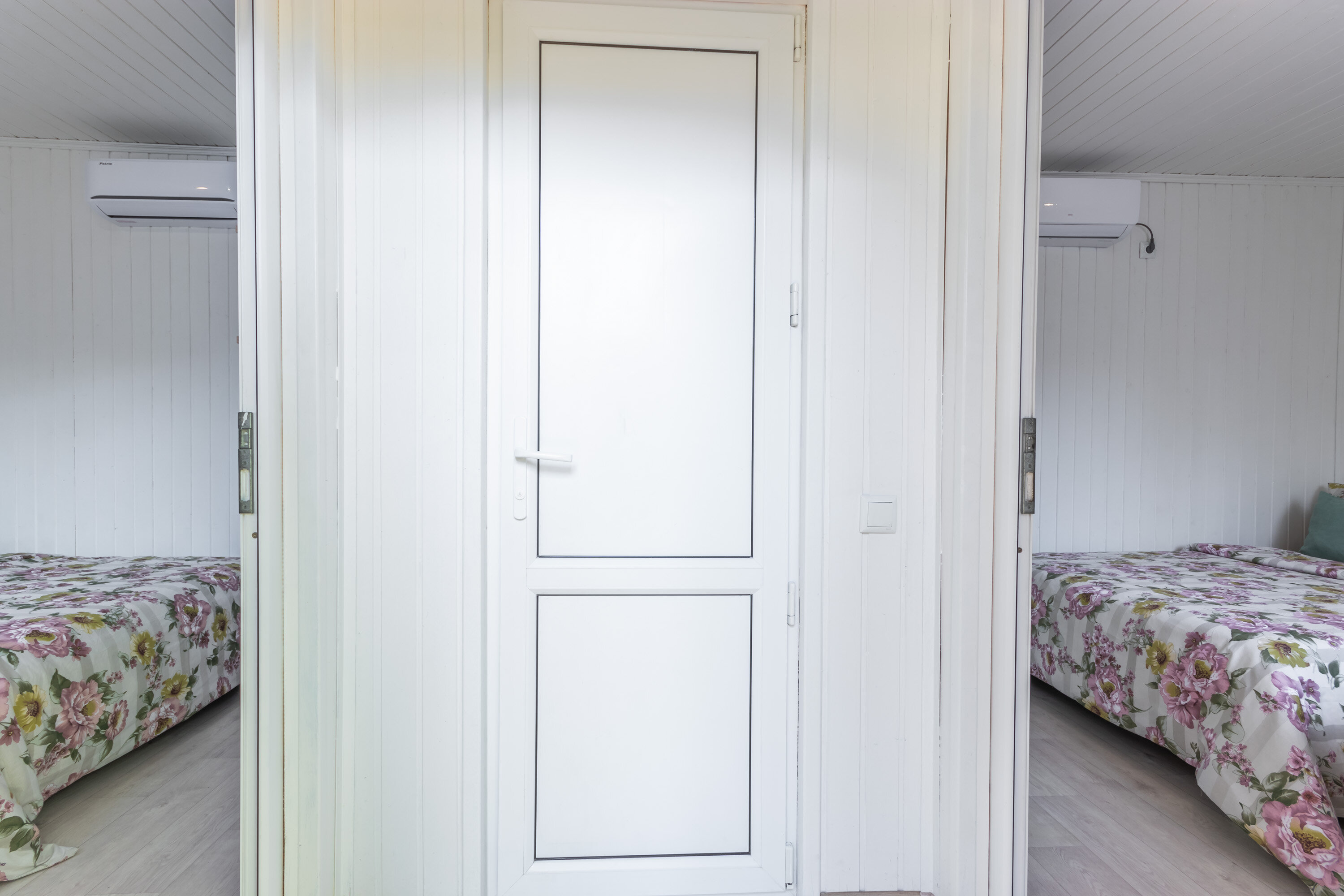 Домик шестиместный двухкомнатный