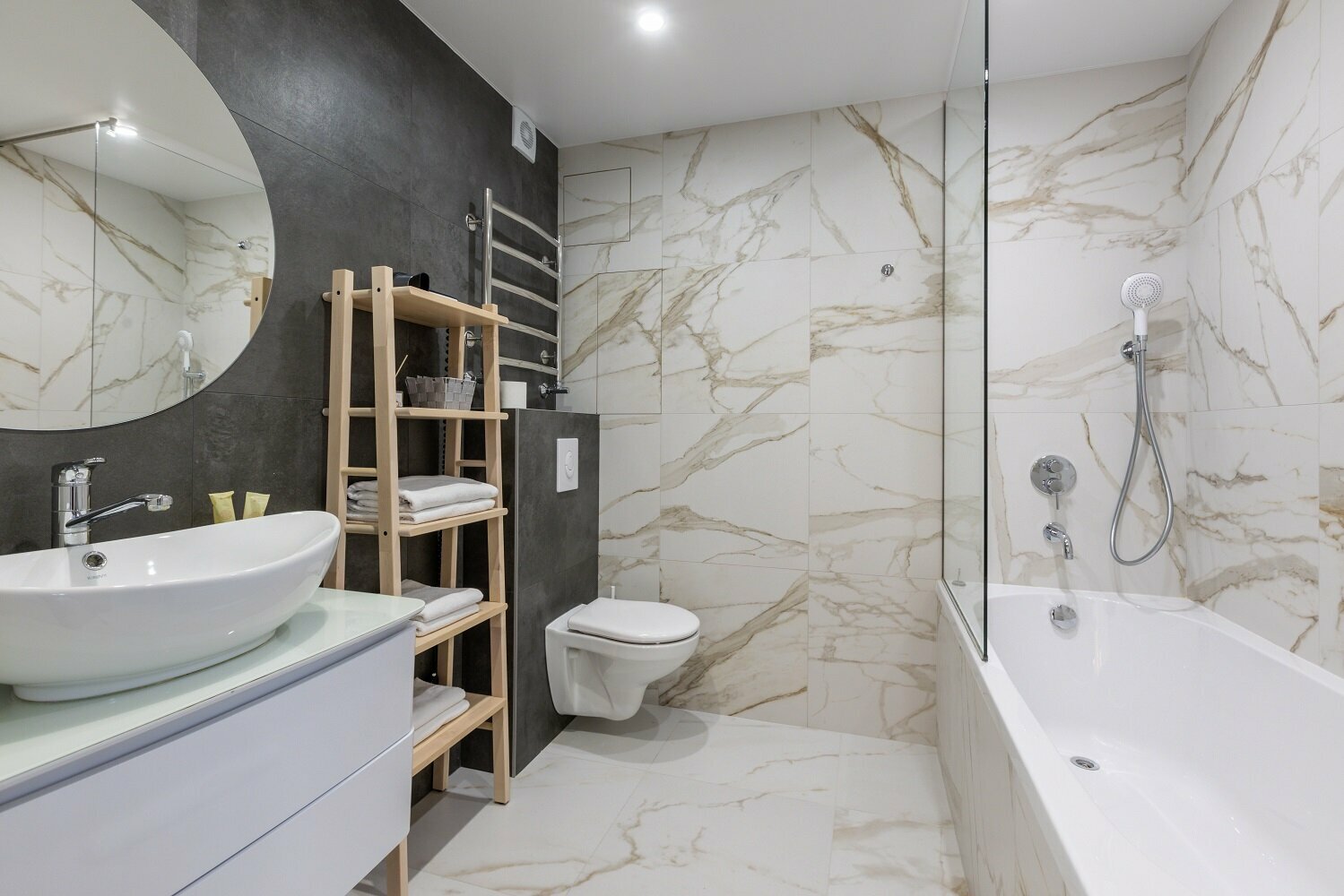 Джуниор Сюит №1