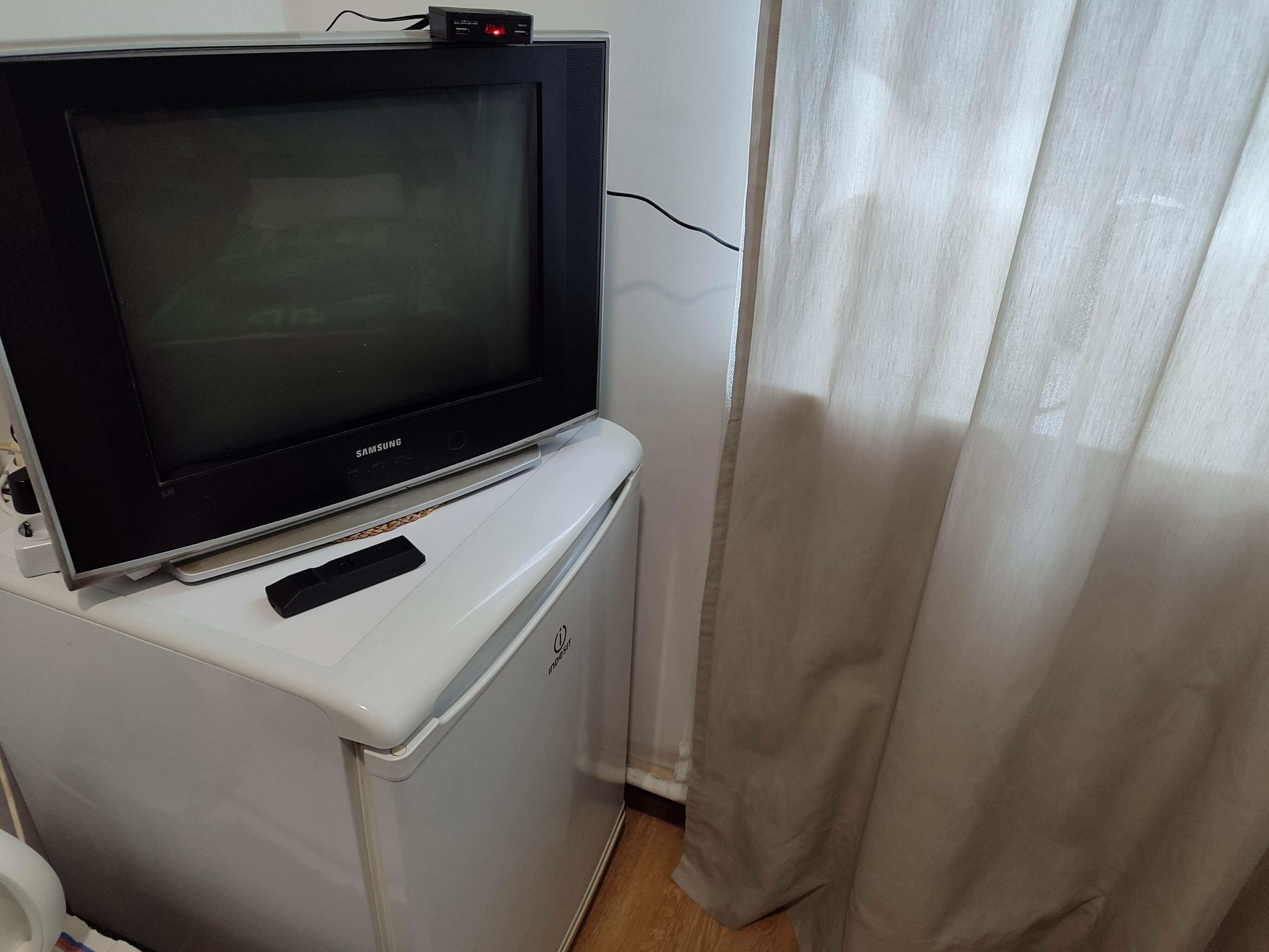 "Эволюция", комната, уют, двухместная с односпальными кроватями, ТВ, Wi-Fi, холодильник, электрочайник, 10 кв/м, удобства на 5 комнат, 2 этаж