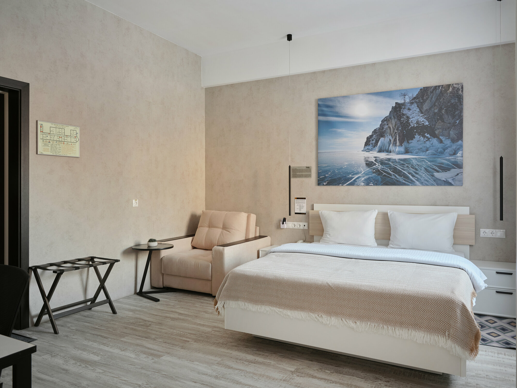 Номер первой категории (Стандарт Улучшенный Семейный с 1 кроватью)