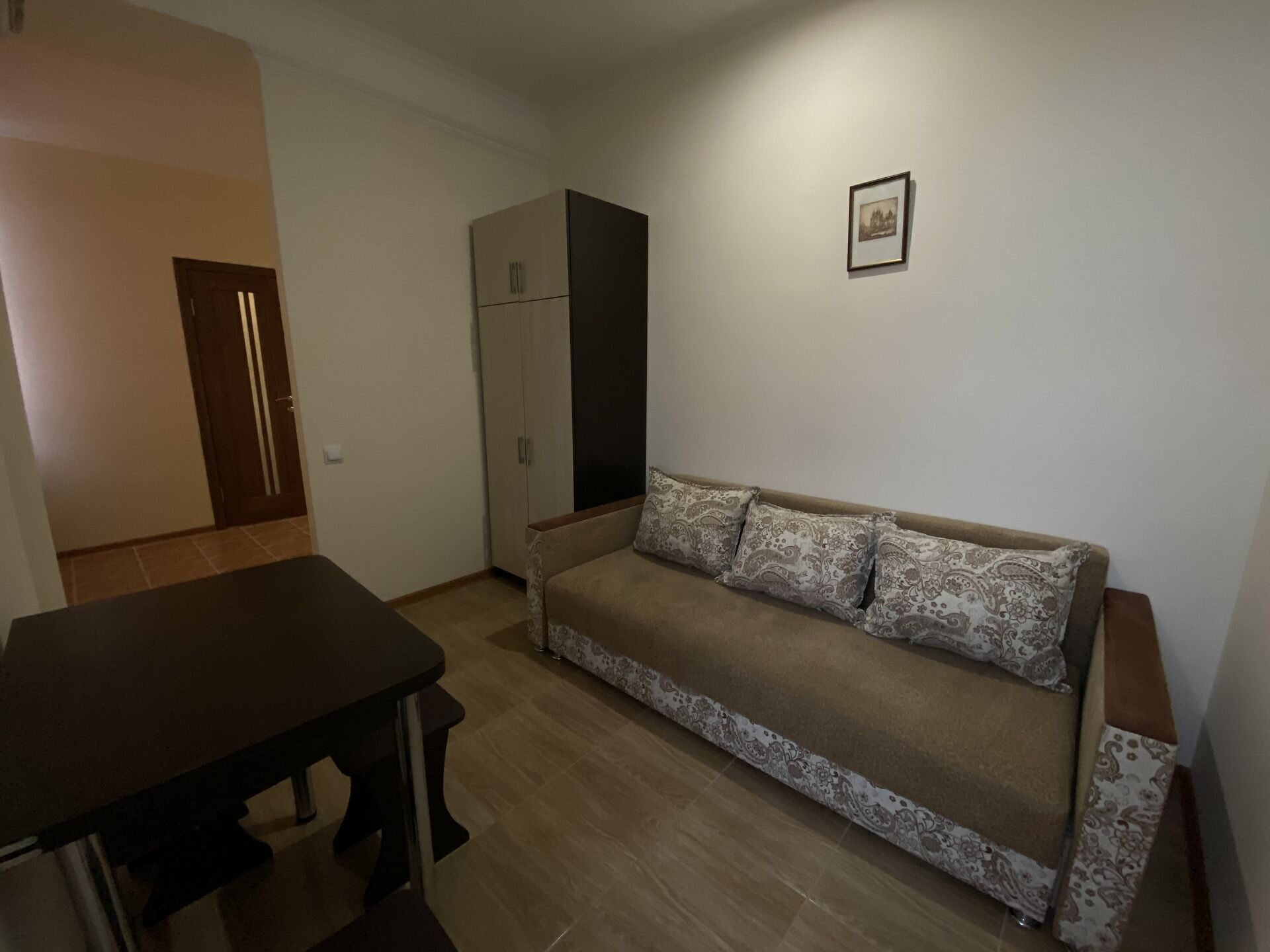 Трёхместный номер ЛЮКС. 2 этаж, 2 номер