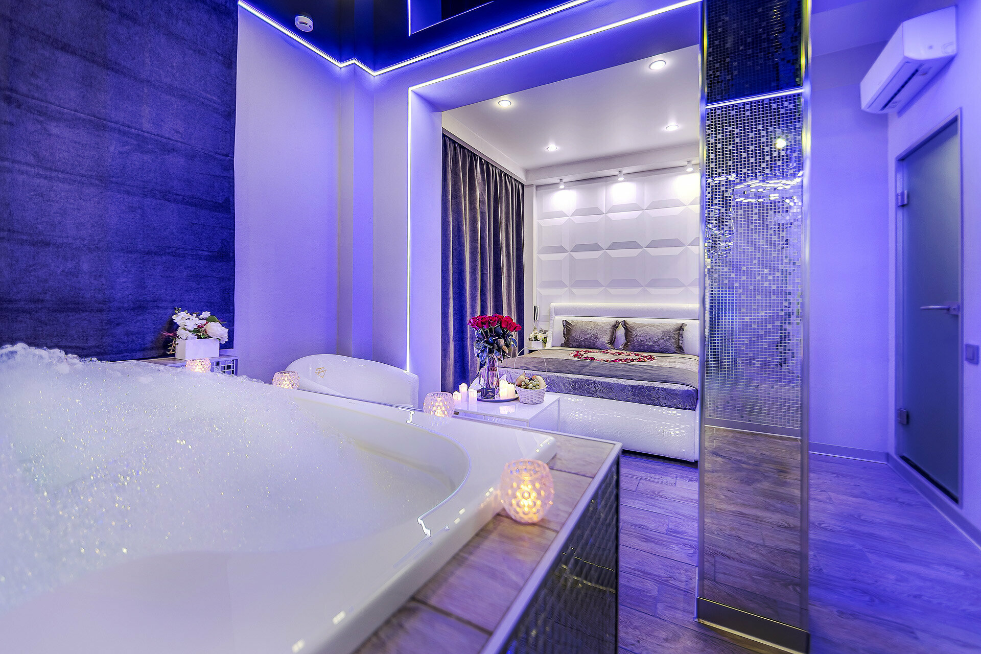 Двухместный номер с 1 кроватью и гидромассажной ванной (только для взрослых)