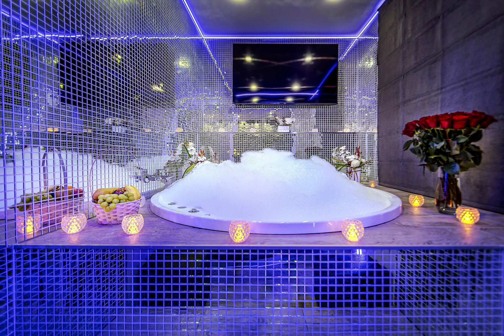 Двухместный номер с 1 кроватью и гидромассажной ванной (только для взрослых)