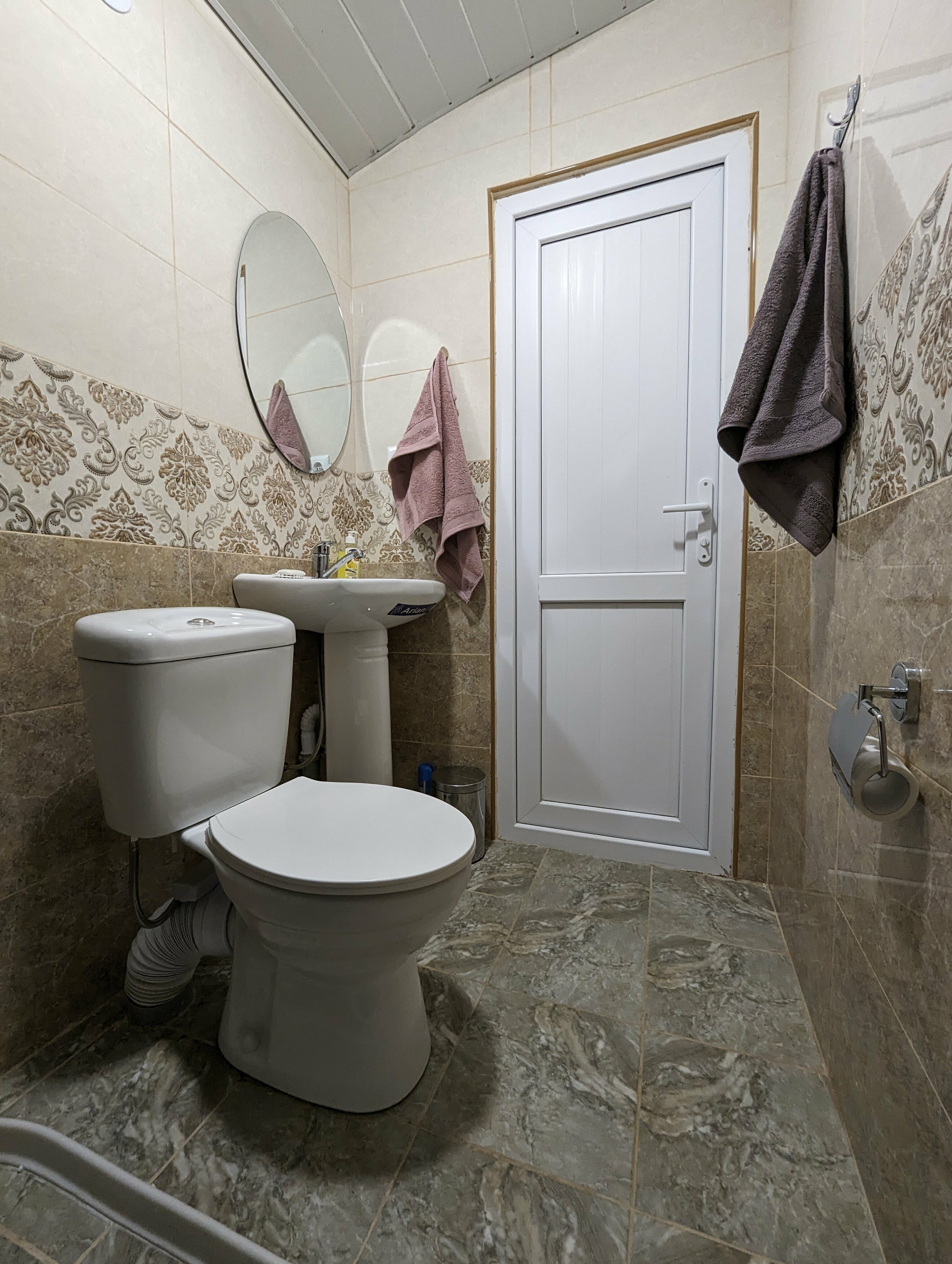 Коттеджи с видом на горы и ущелье