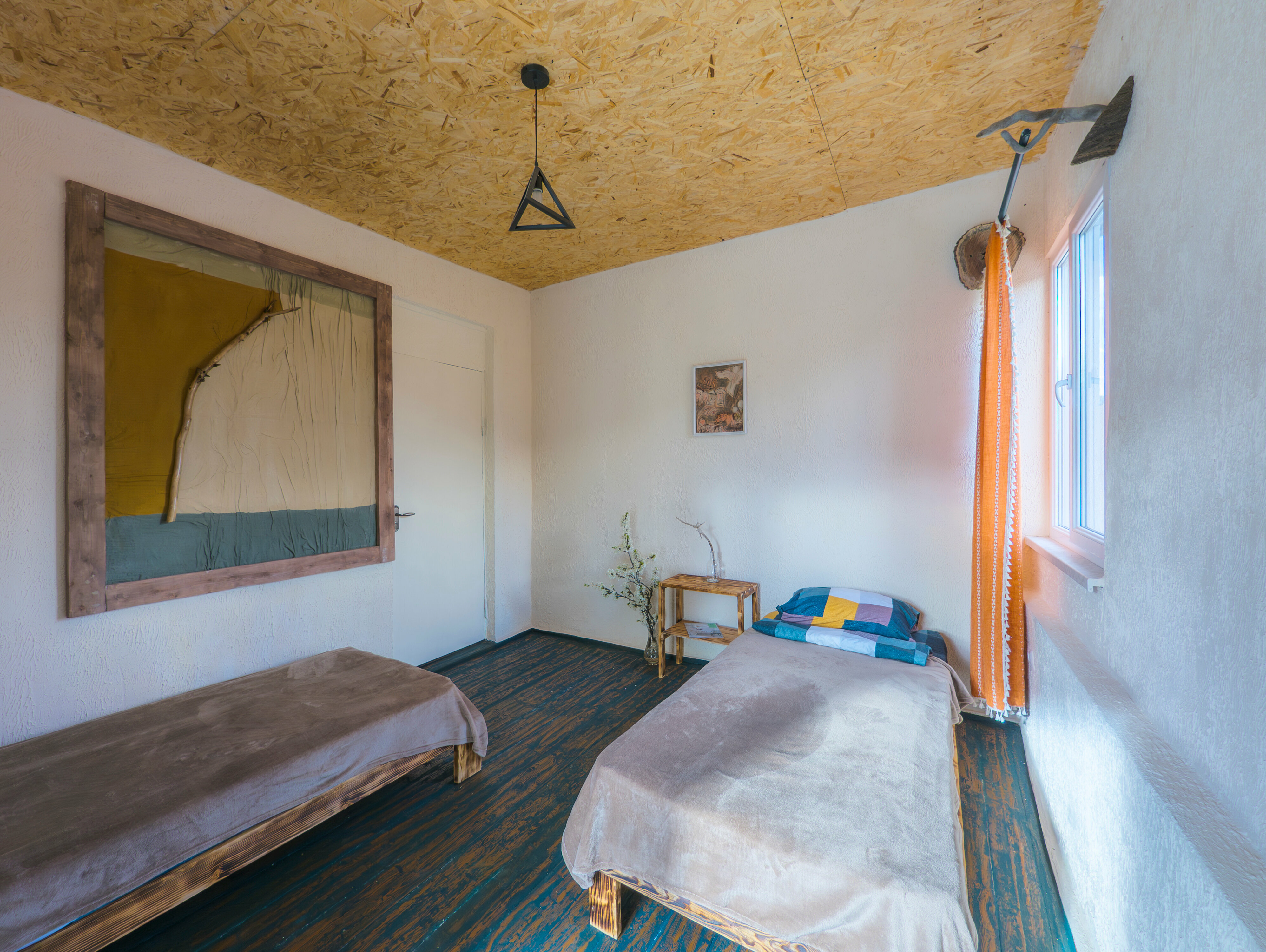 Двухкомнатный семейный номер с собственным душем