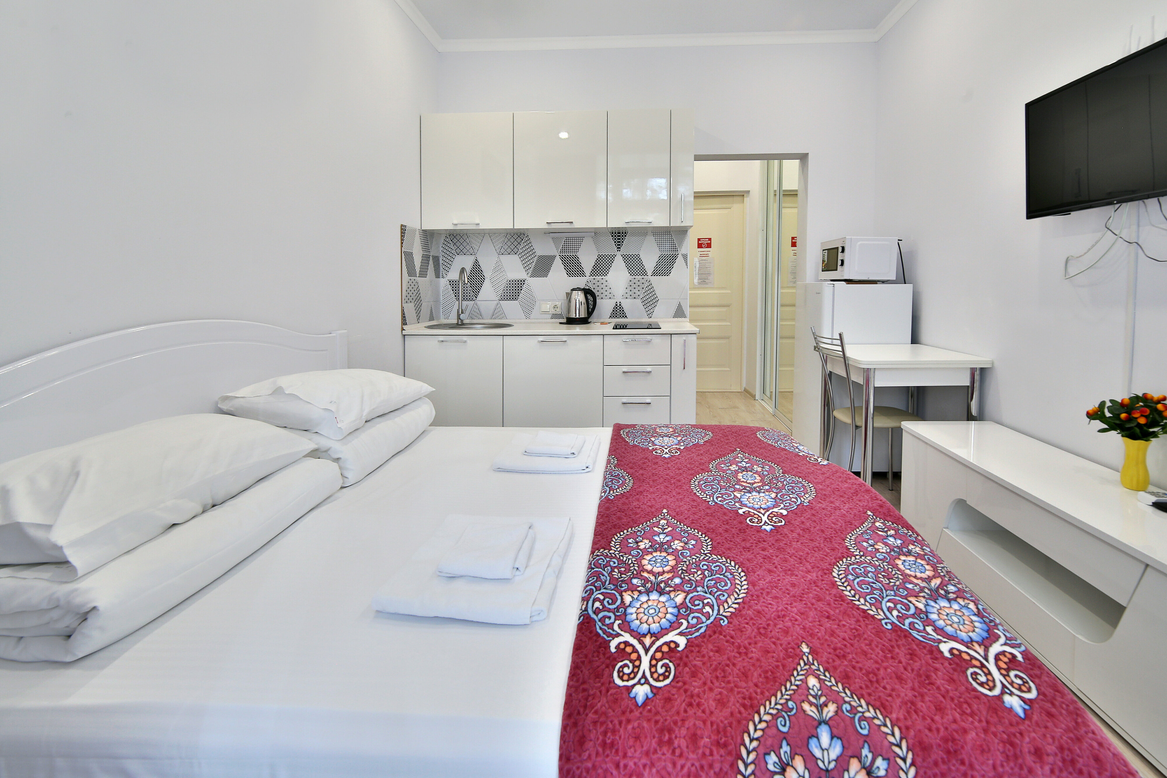 Улучшенный Стандарт с кухней и видом во двор