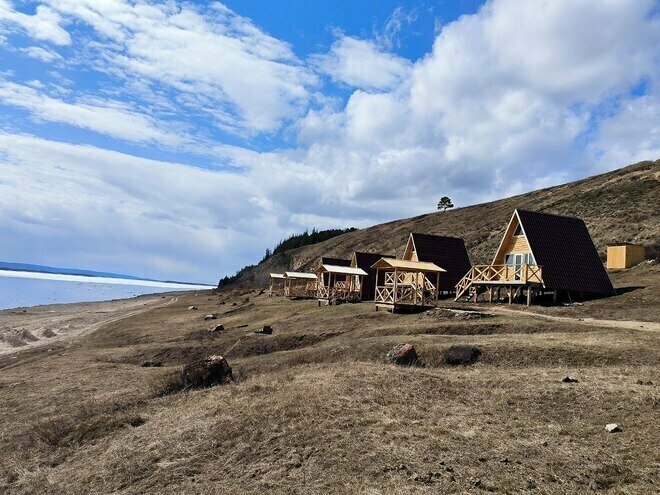 А-фрейм дом с видом на реку