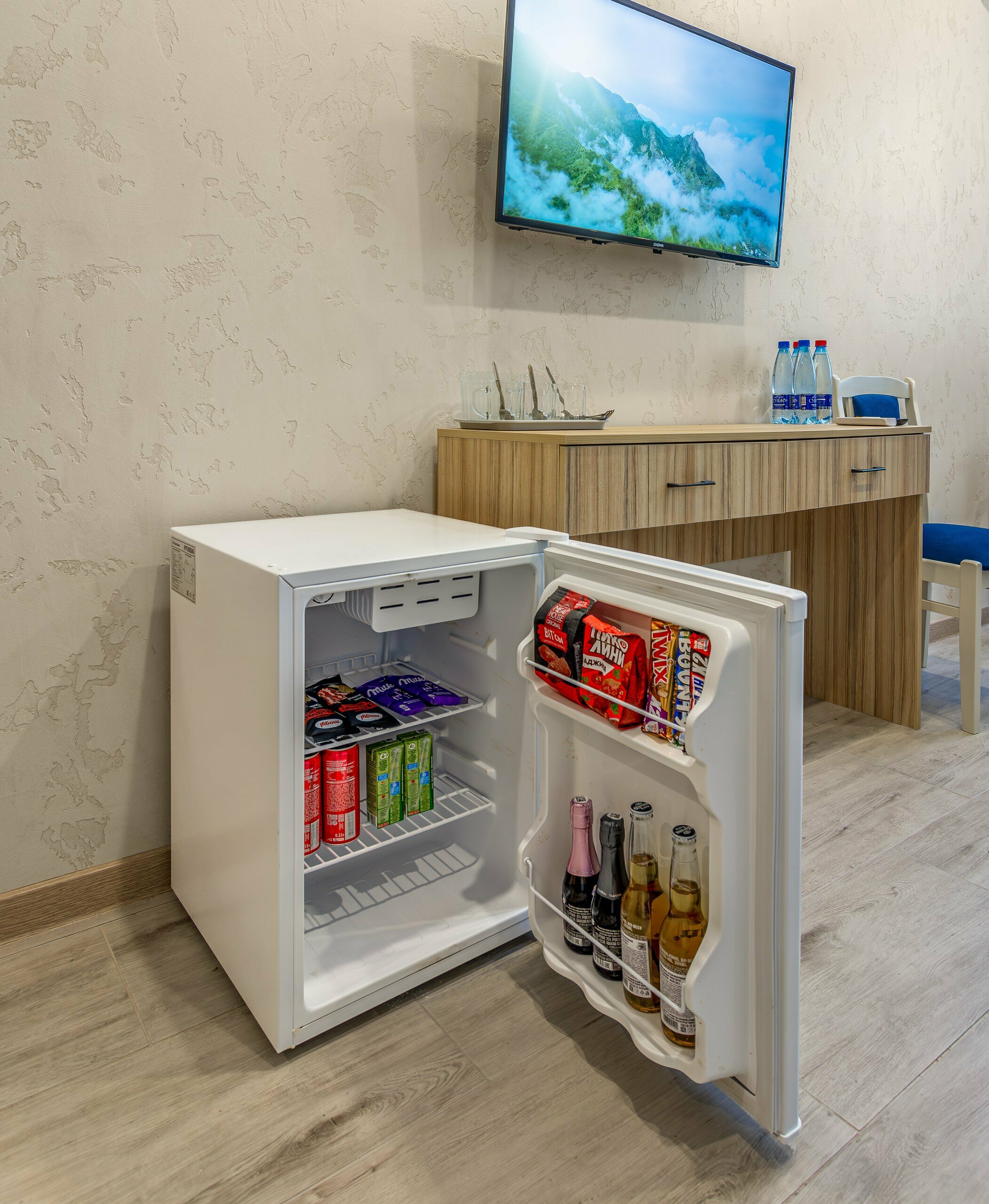 Трехместный номер Deluxe c кроватью размера "King Size" и видом на море